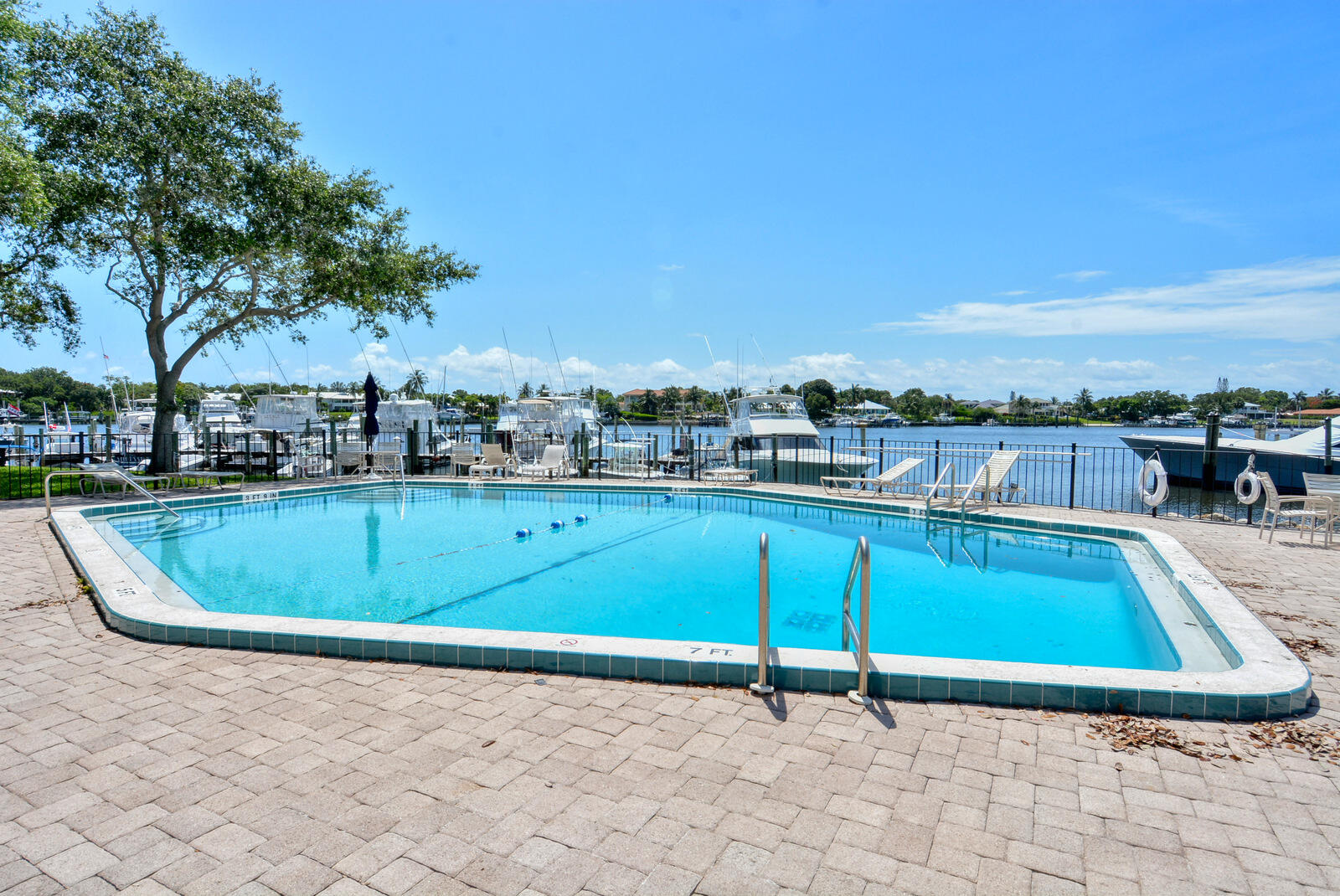 3901 Se Saint Lucie Boulevard B-13 Property Photo 27