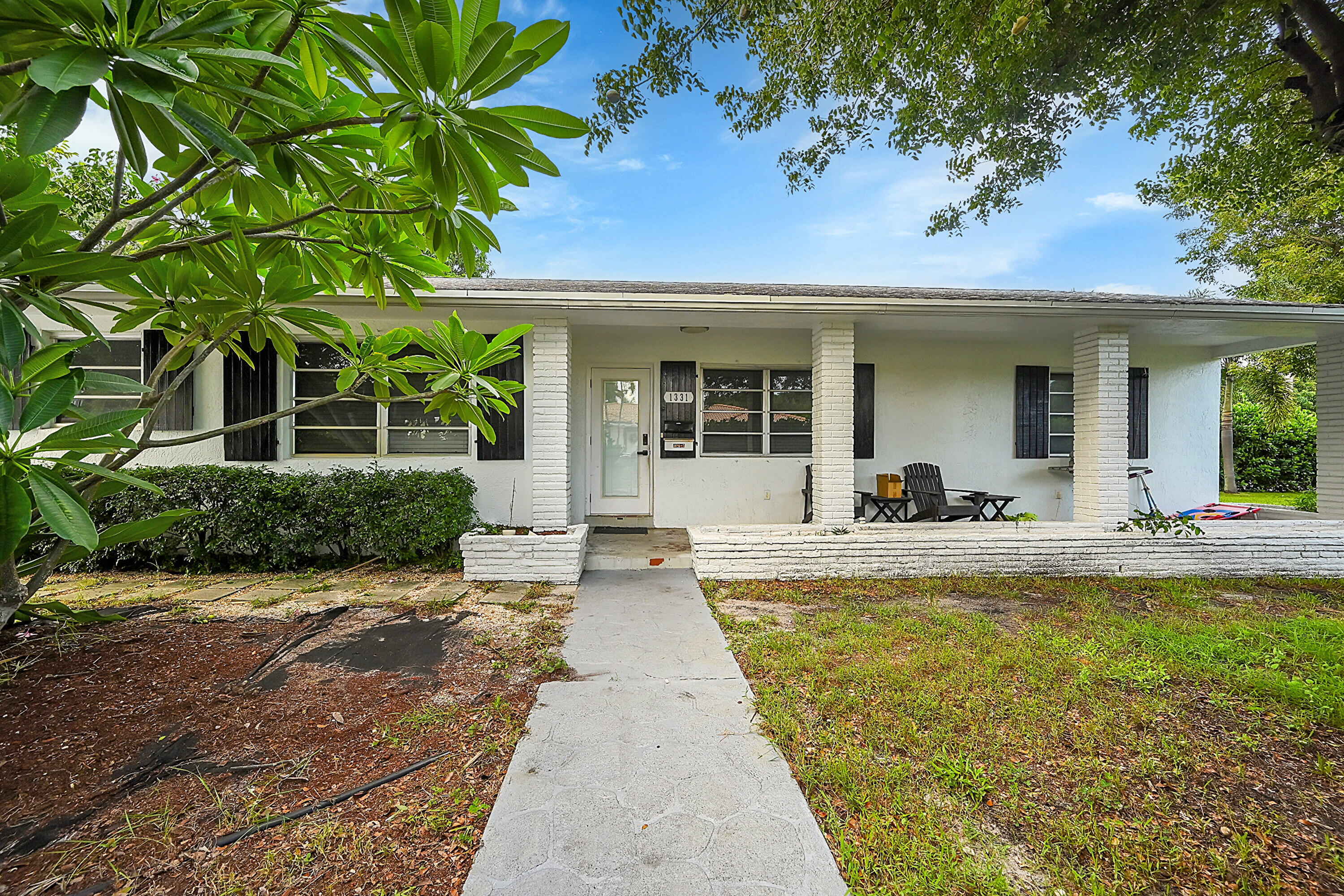 1331 S Palmway Property Photo 1