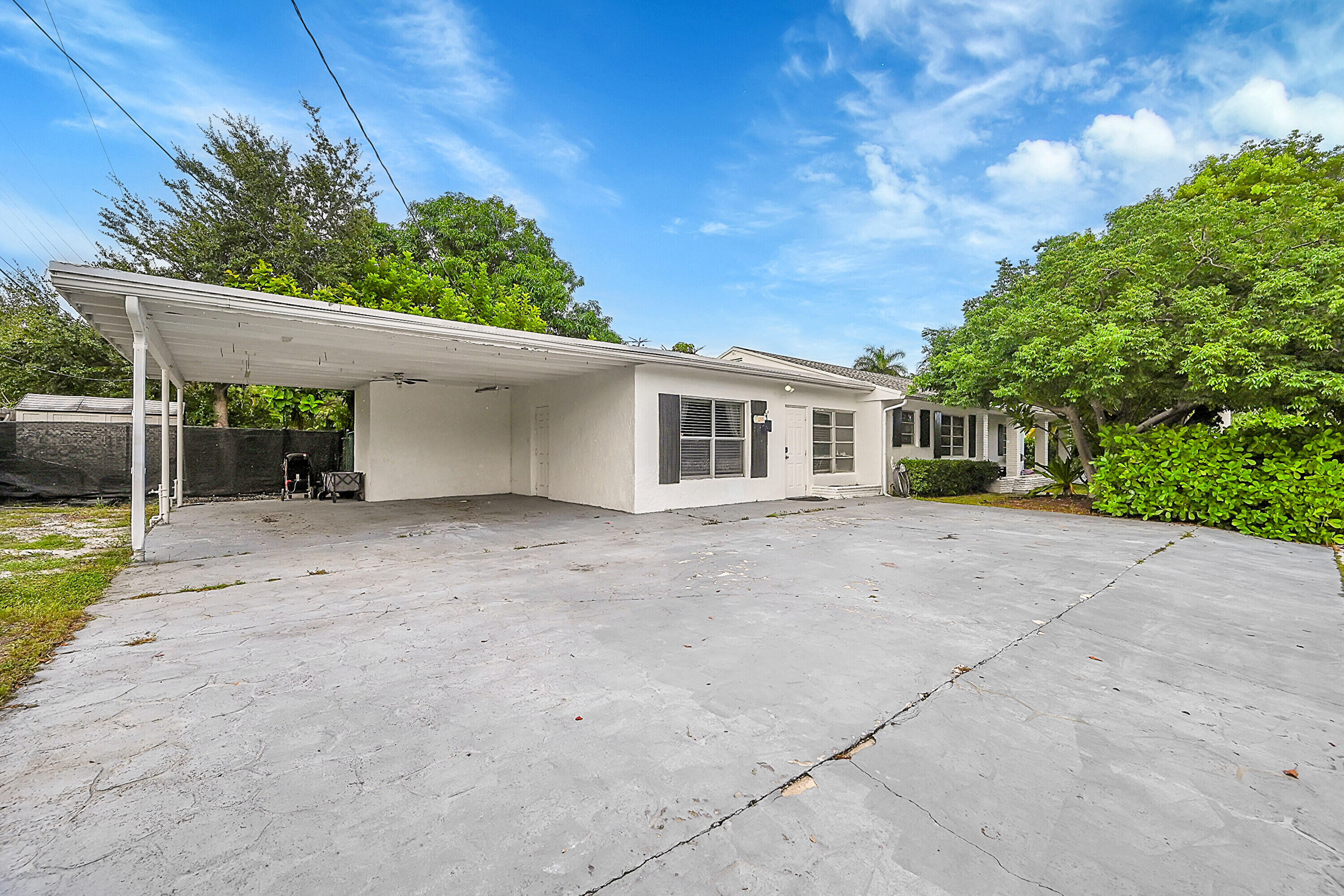 1331 S Palmway Property Photo 2