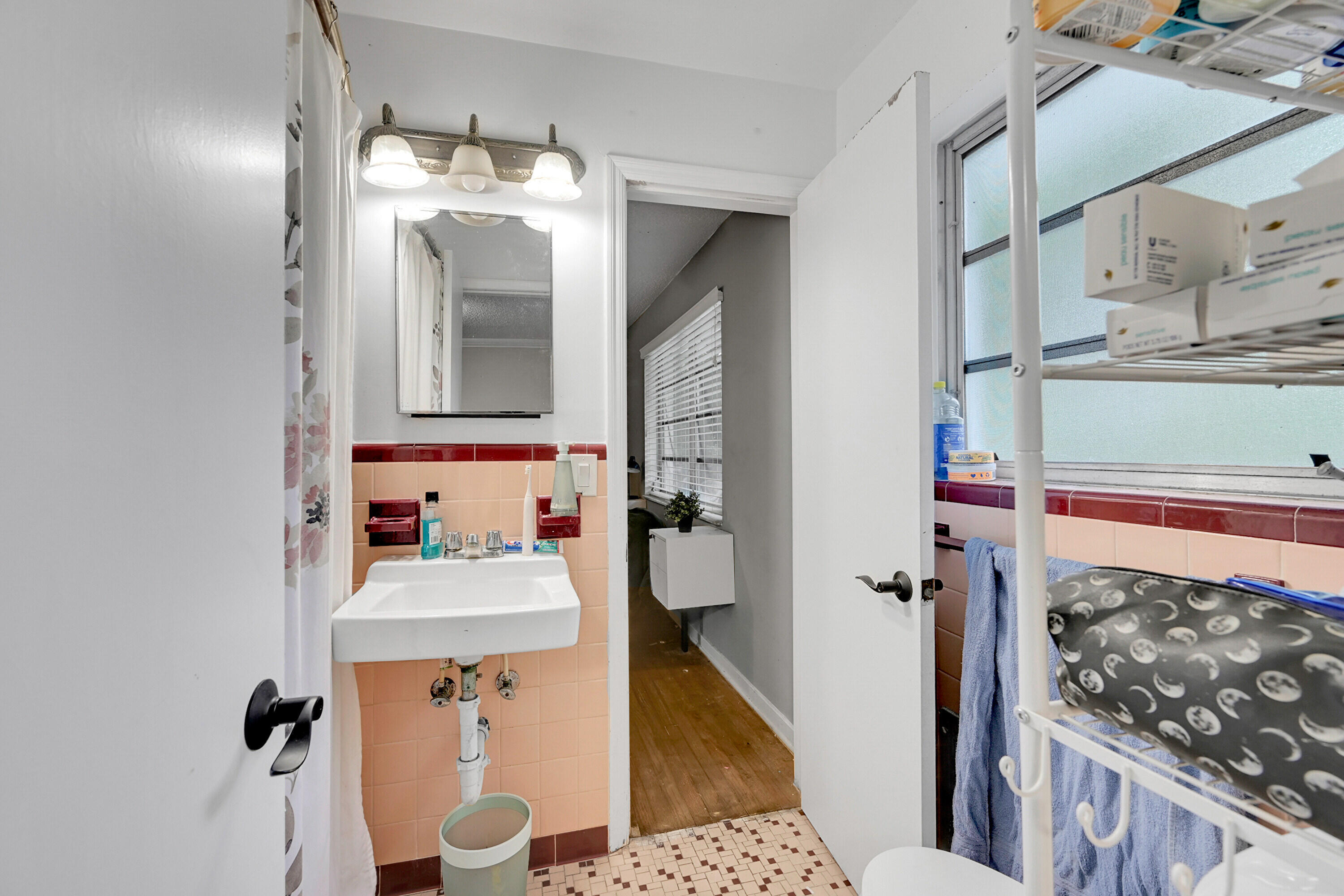 1331 S Palmway Property Photo 8