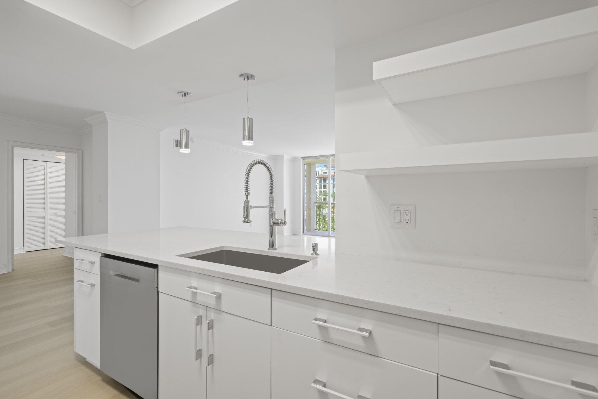 99 Se Mizner Boulevard 609 Property Photo 8