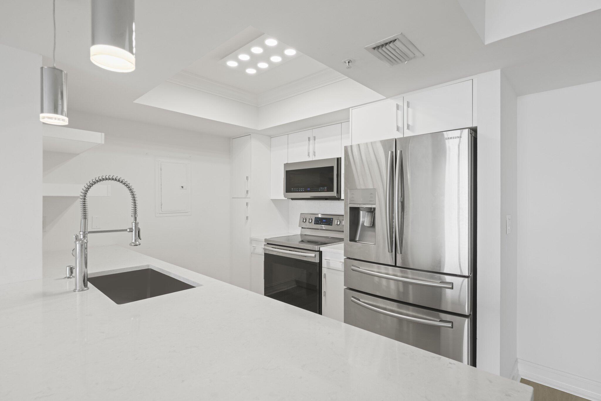 99 Se Mizner Boulevard 609 Property Photo 13