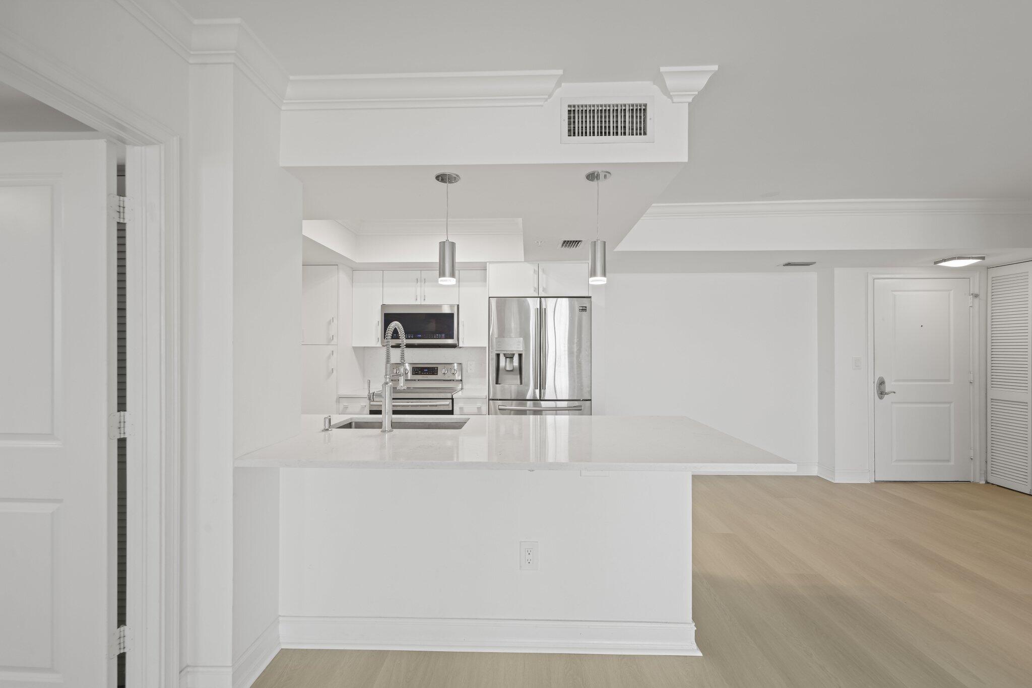99 Se Mizner Boulevard 609 Property Photo 14