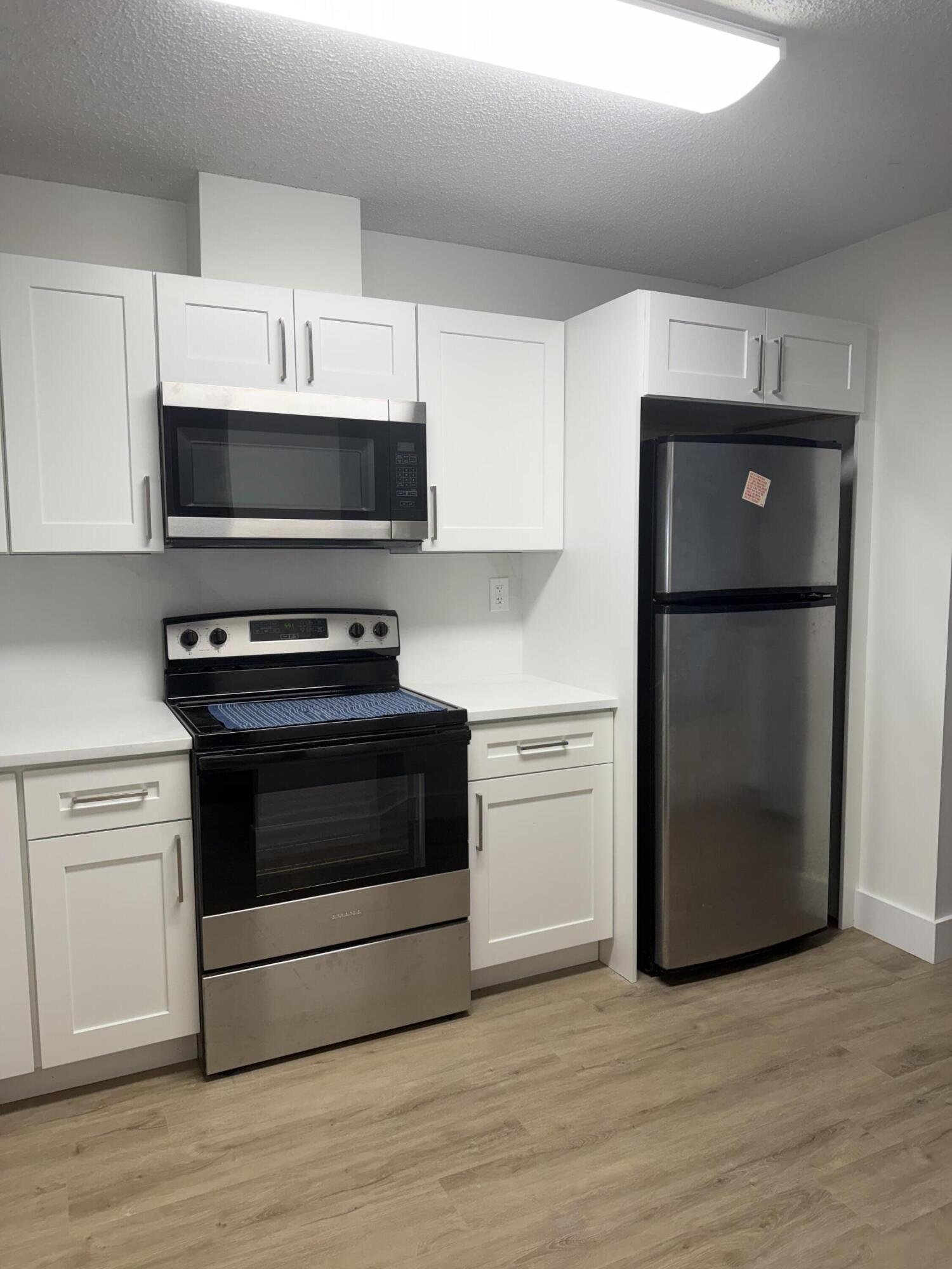 903 Harbour Pointe Way Property Photo 4