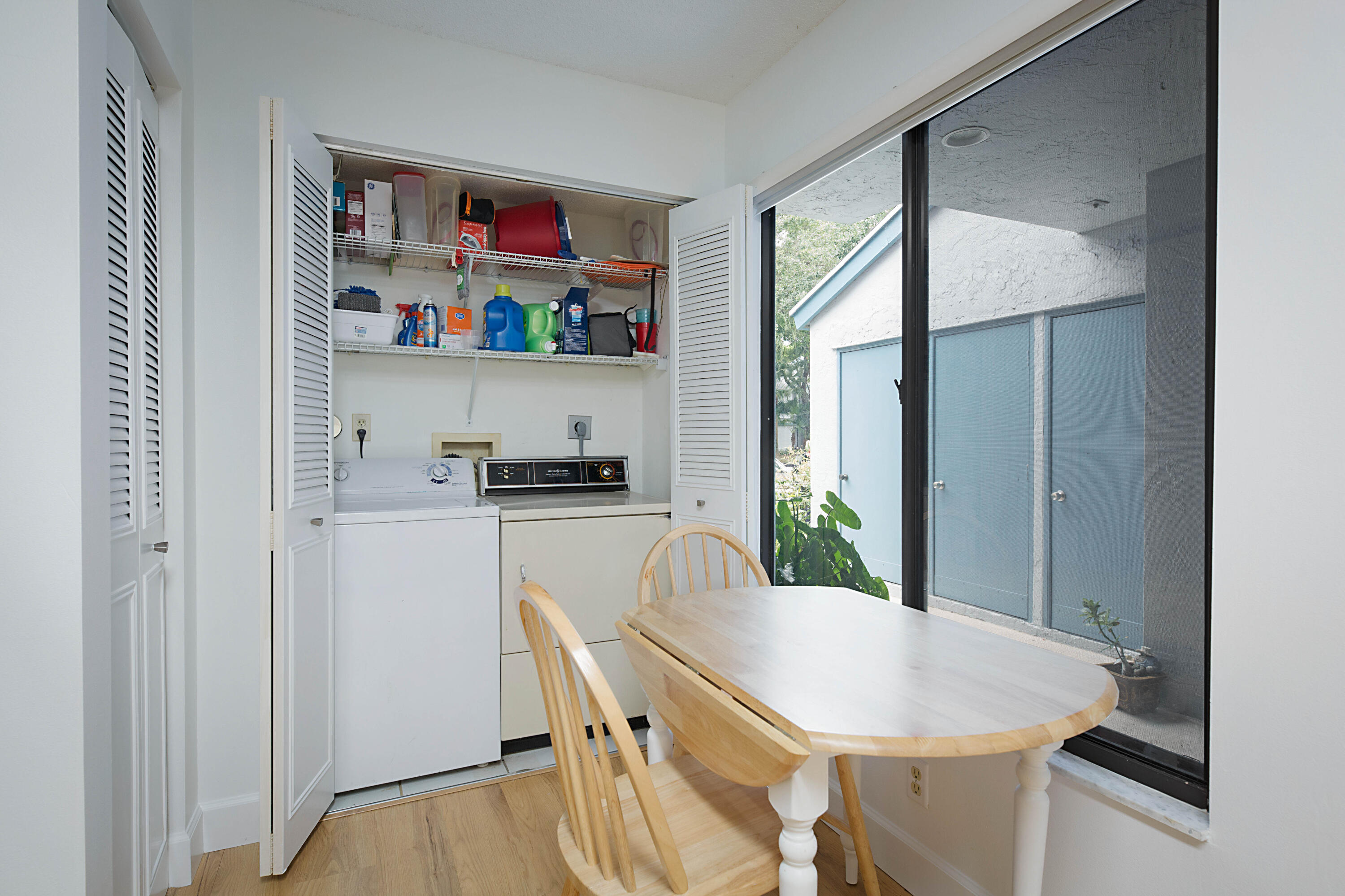 903 Harbour Pointe Way Property Photo 6