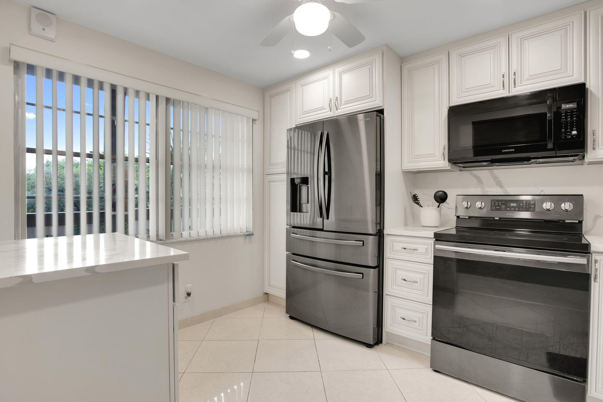 4701 Martinique Drive K3 Property Photo 6
