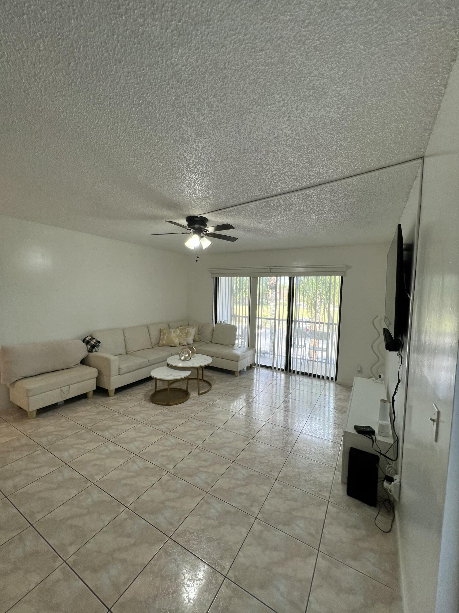 1007 Green Pine Boulevard D2 Property Photo 3