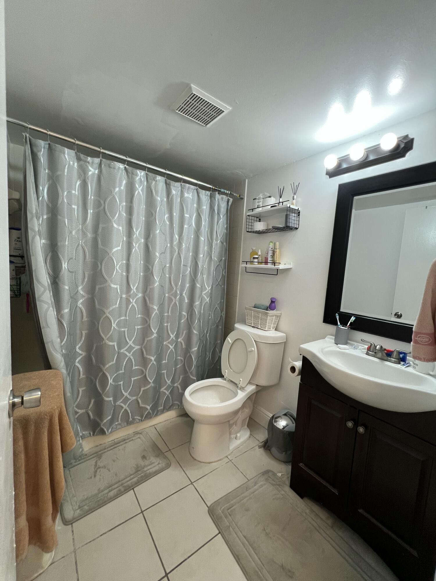 1007 Green Pine Boulevard D2 Property Photo 11