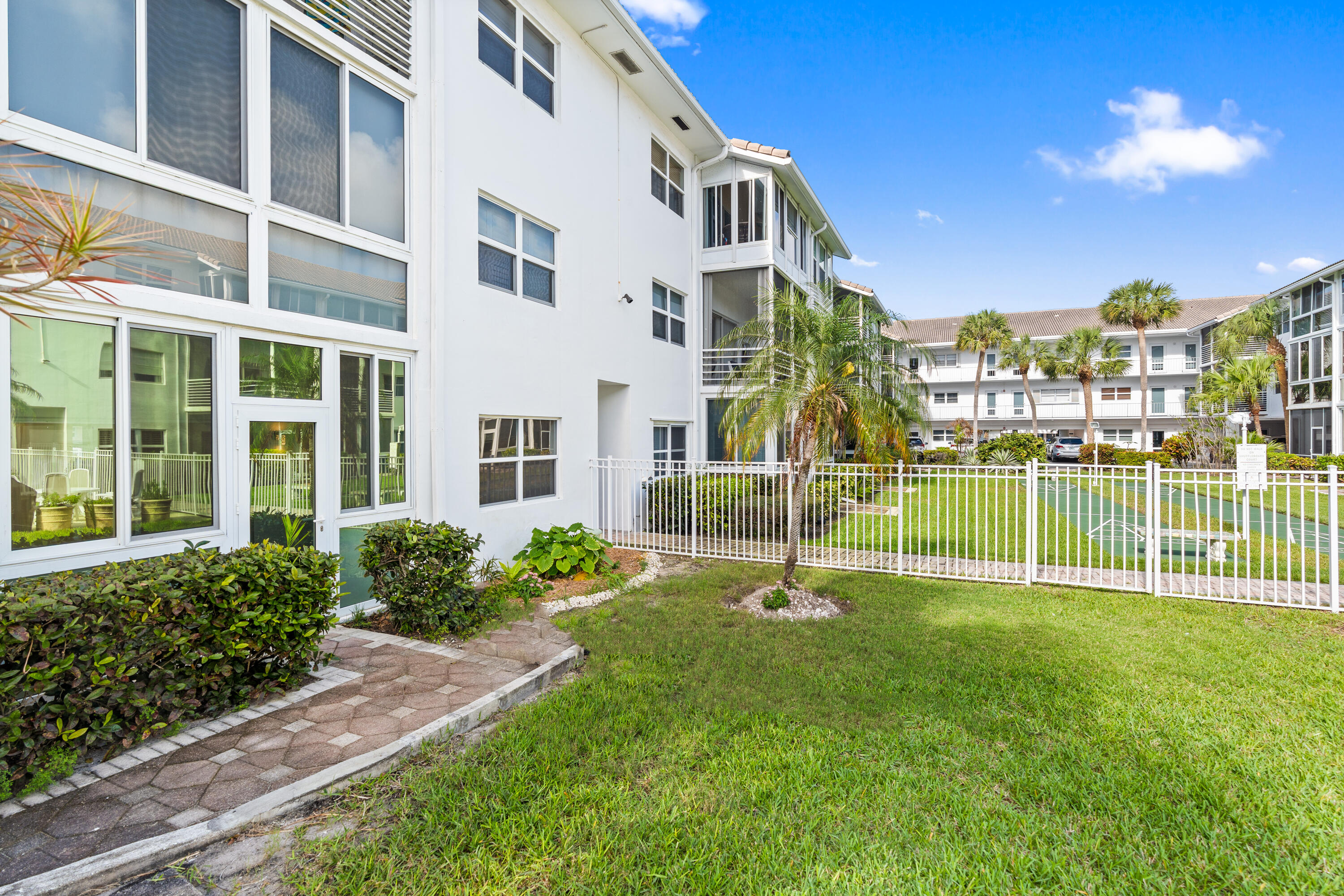 1461 S Ocean Boulevard 106 Property Photo 20
