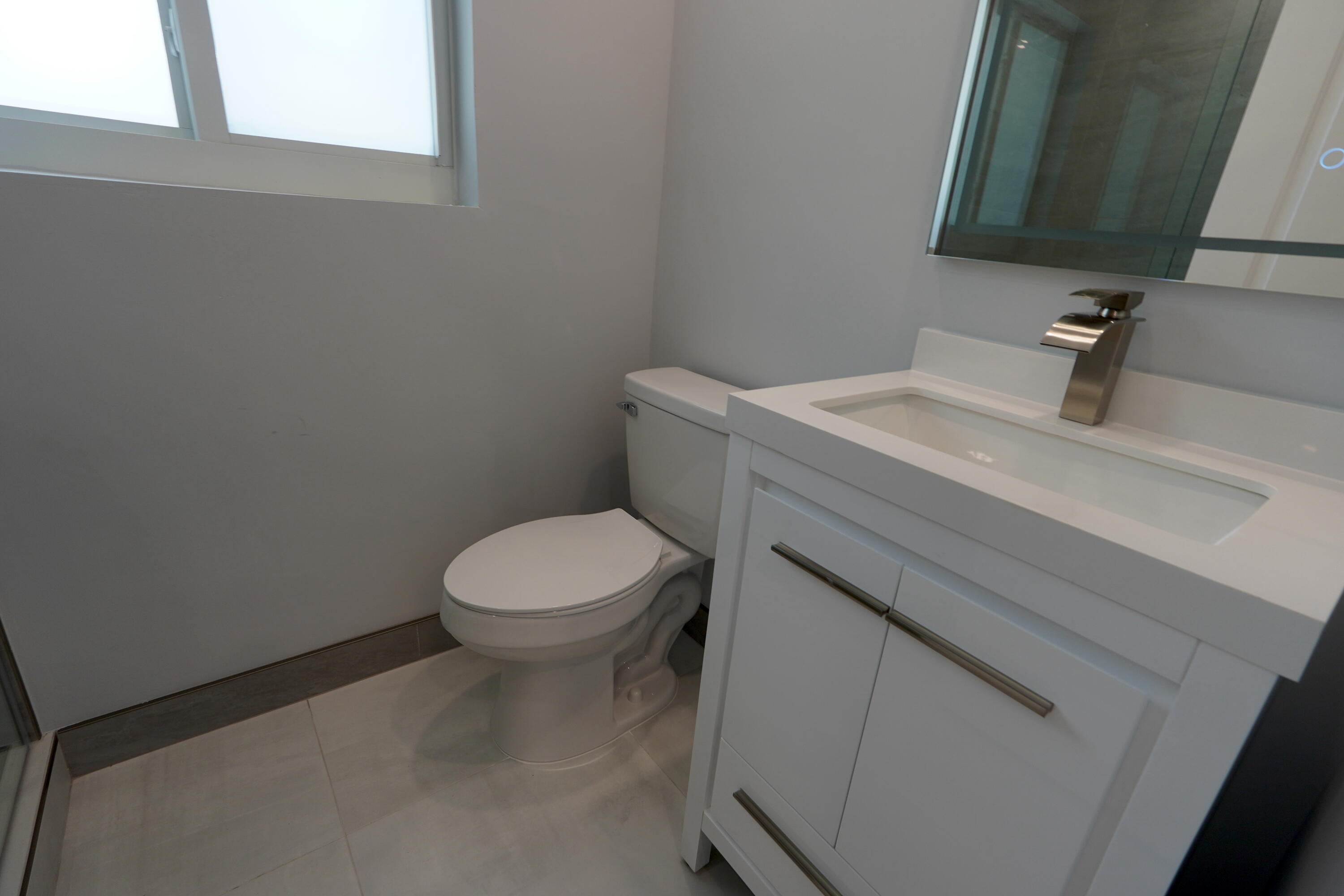 631 Ne 17th Way 3 Property Photo 6