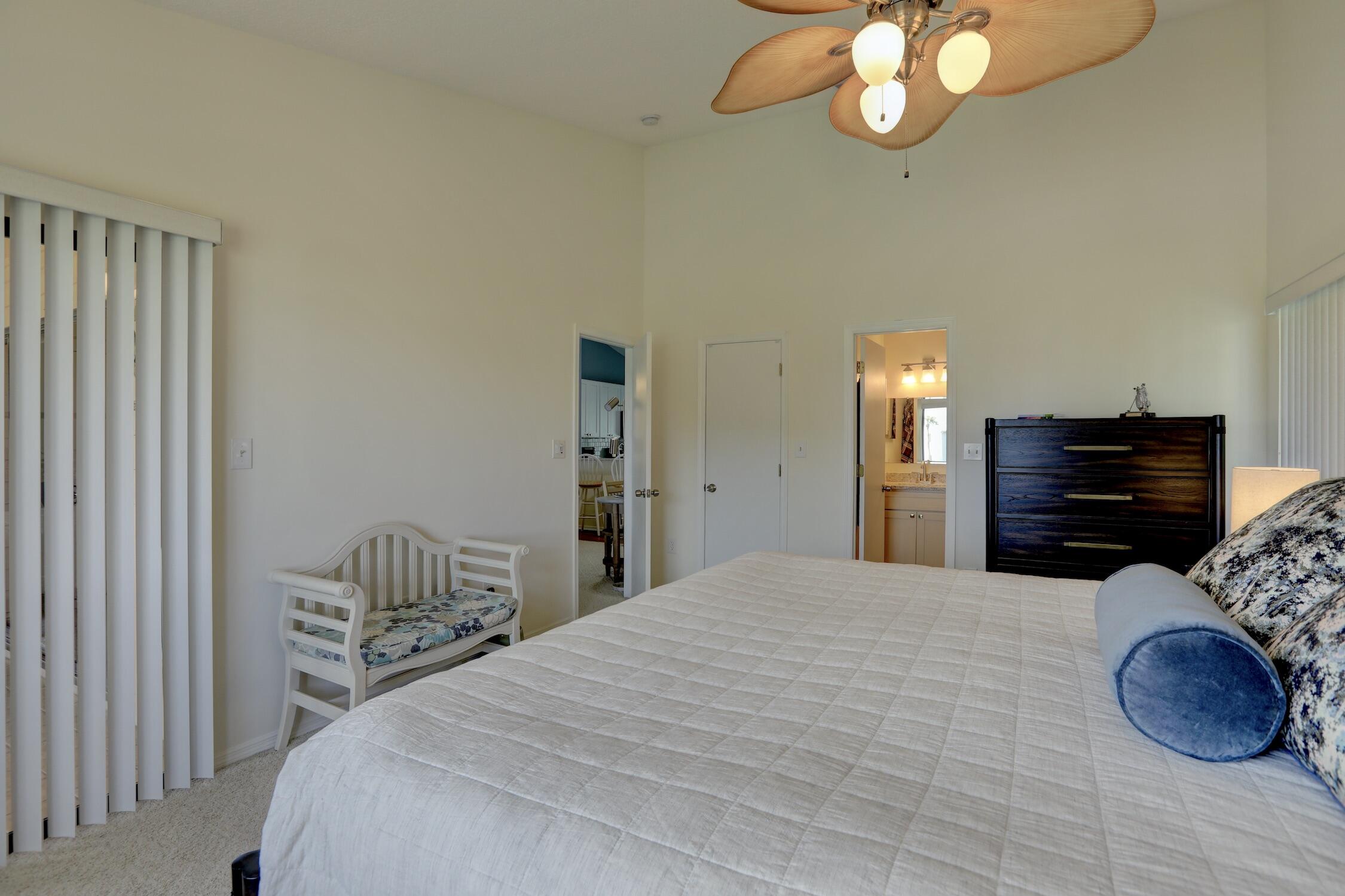 5720 Pelican Pointe Drive 3 Property Photo 33
