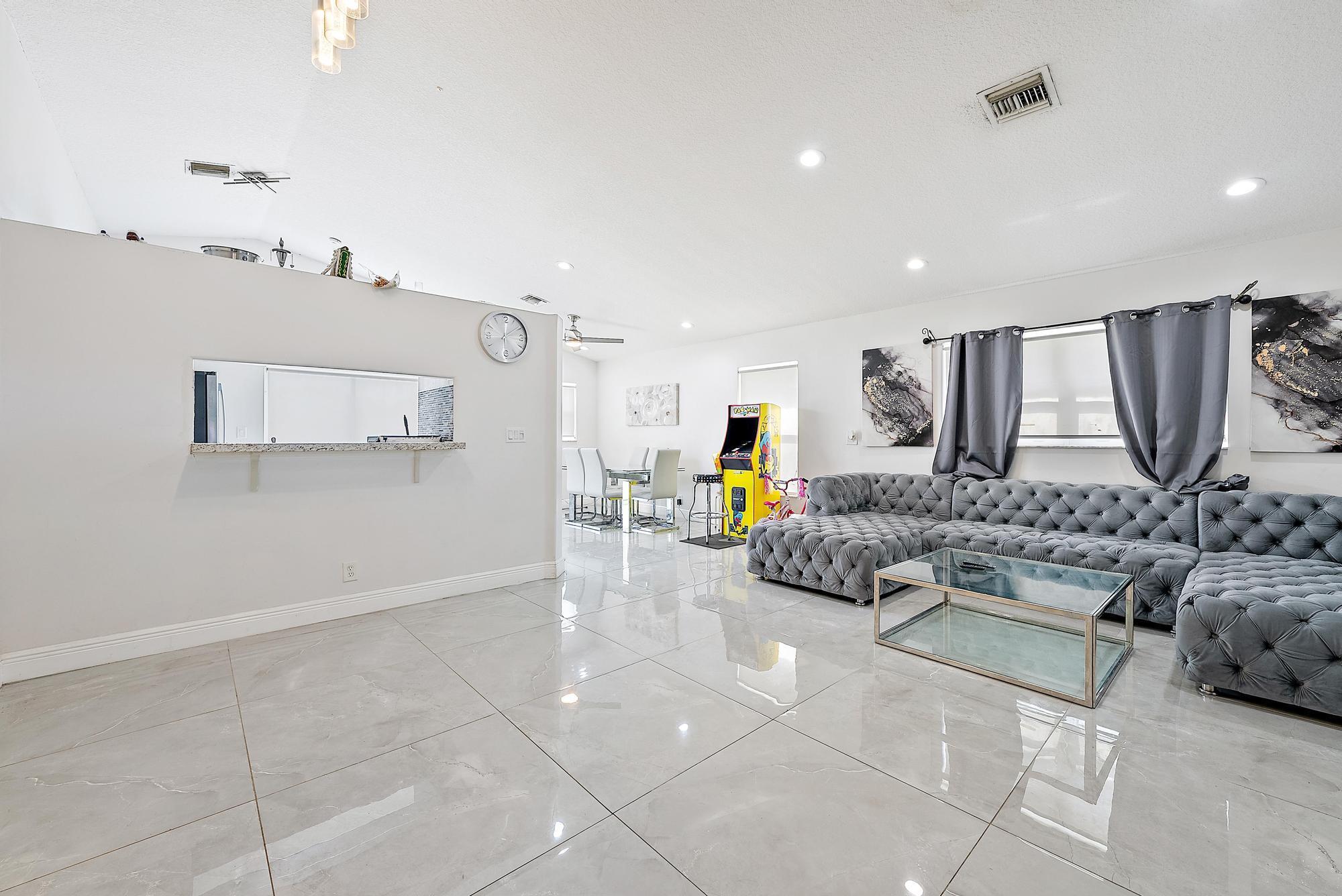 8193 Pelican Harbour Drive Property Photo 8