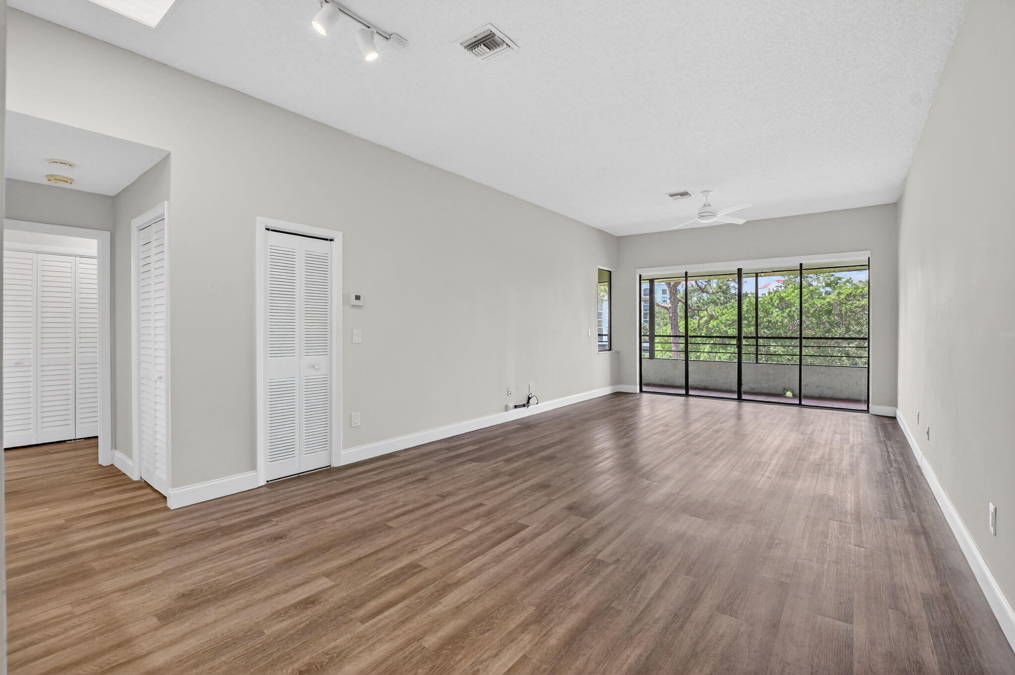 7472 La Paz Boulevard 304 Property Photo 5