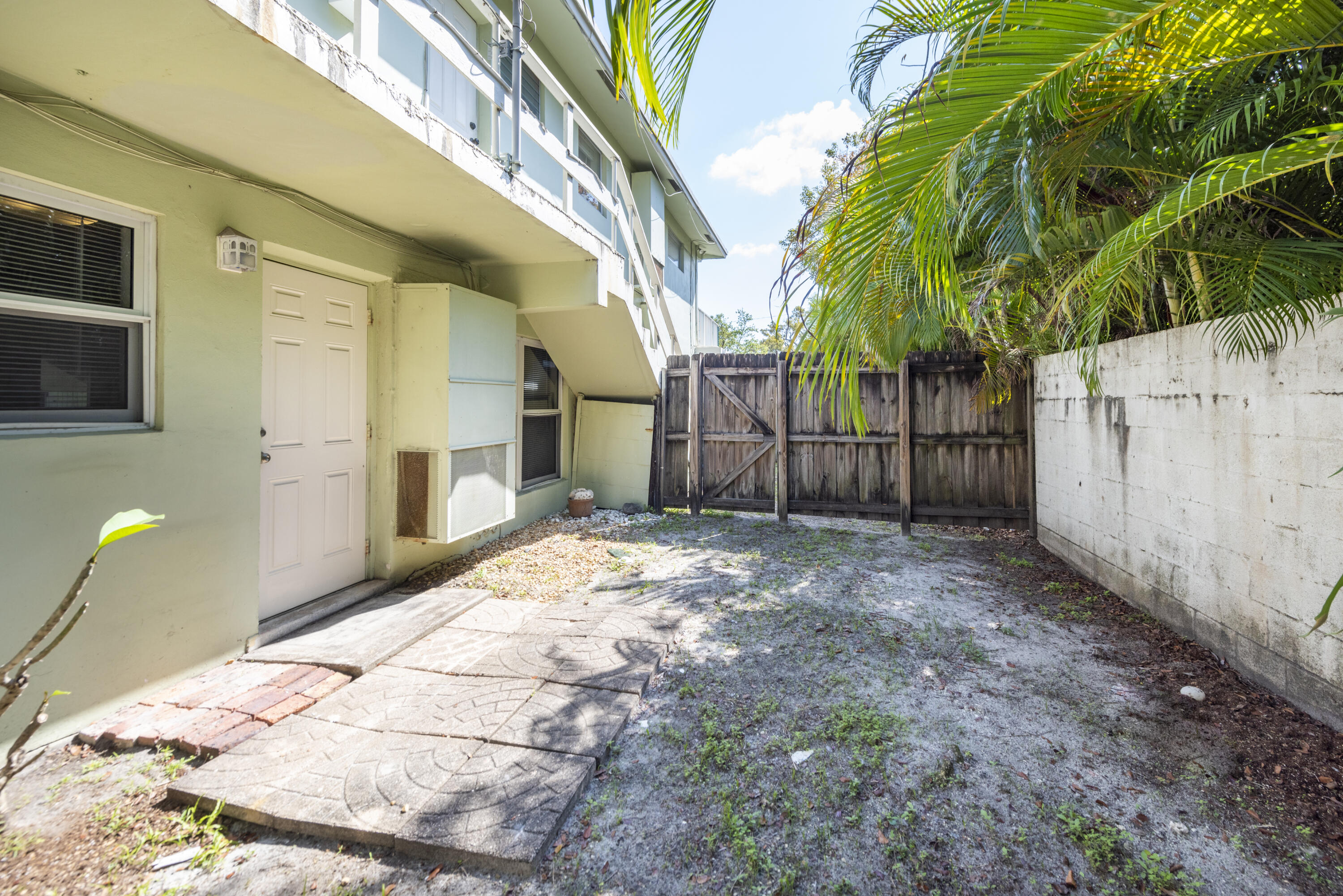 1015 Ne 9th Avenue 2 Property Photo 15