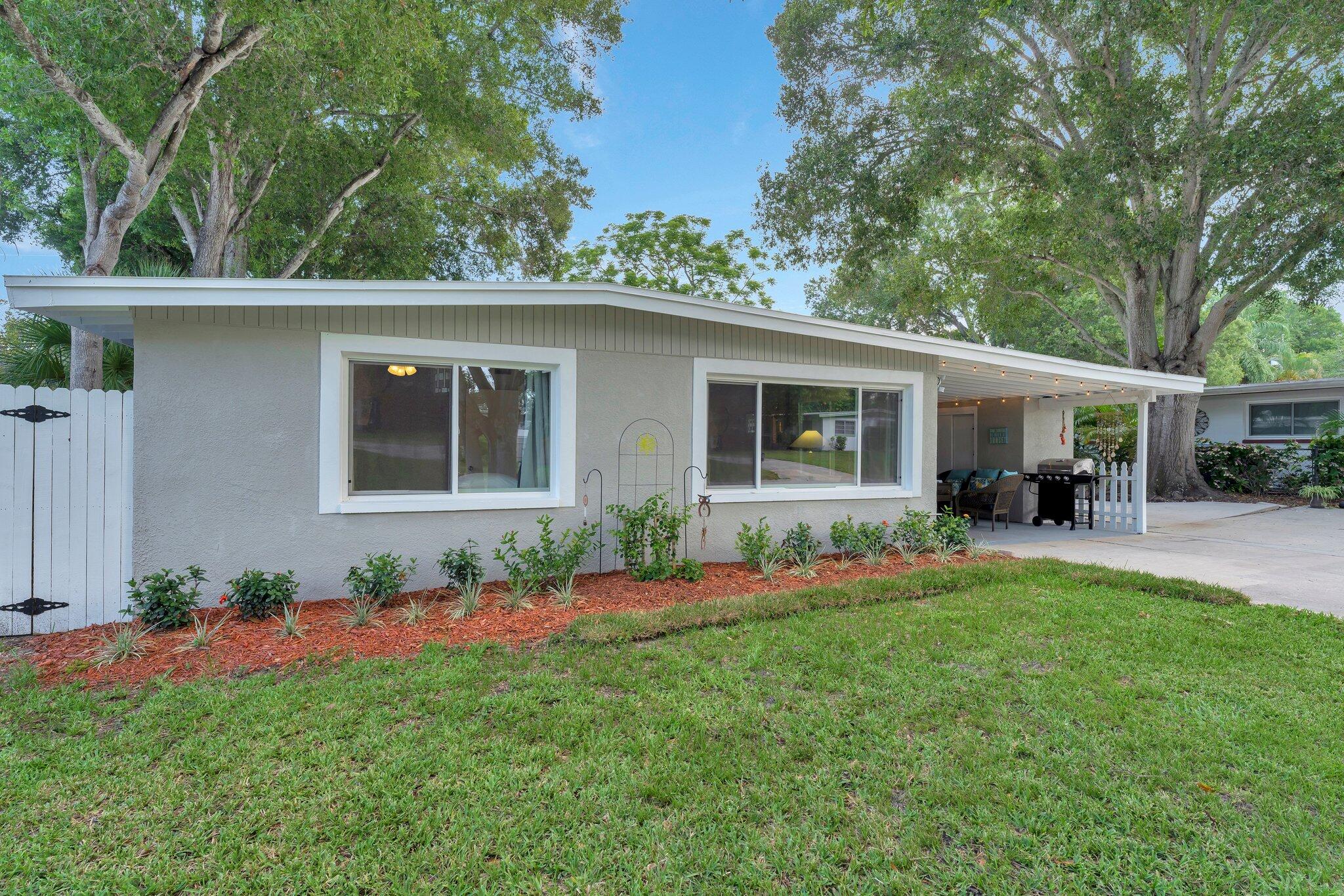 1555 Shirley Place Property Photo 1