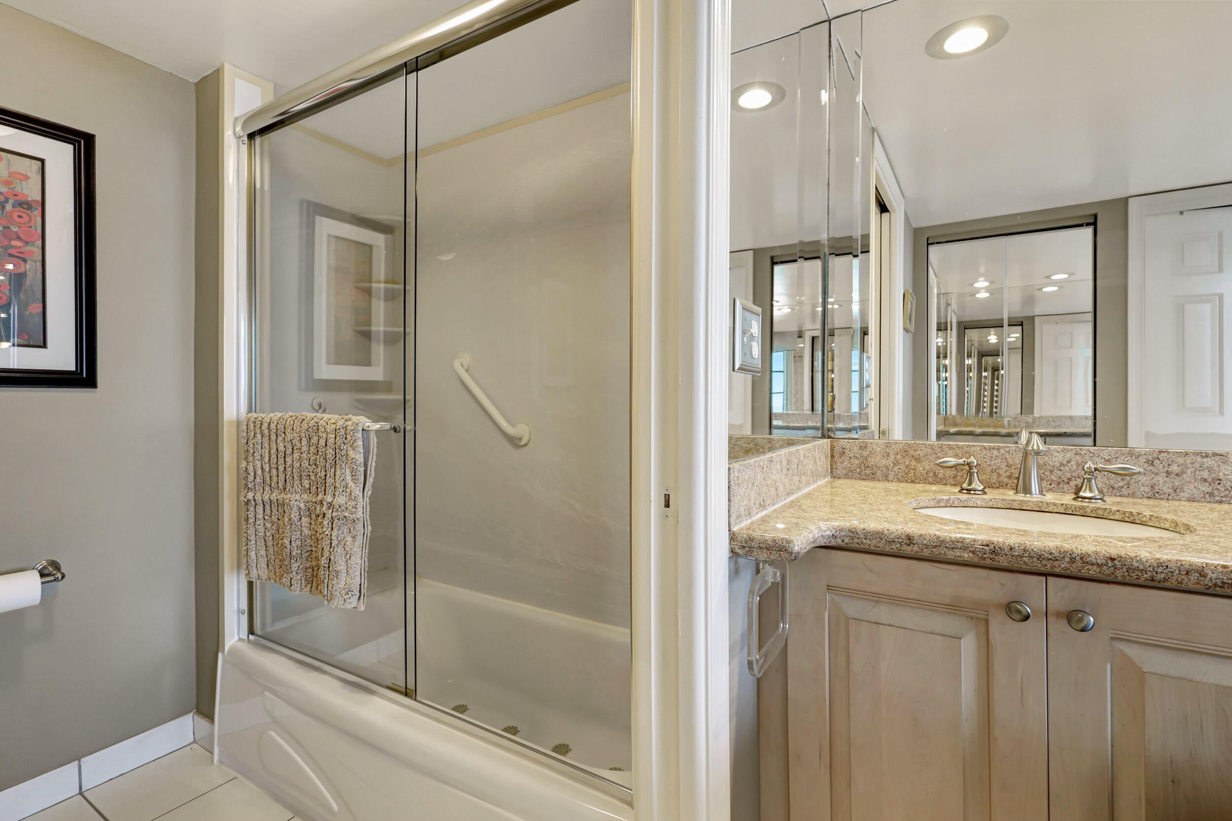 840 Ocean Drive 806 Property Photo 31