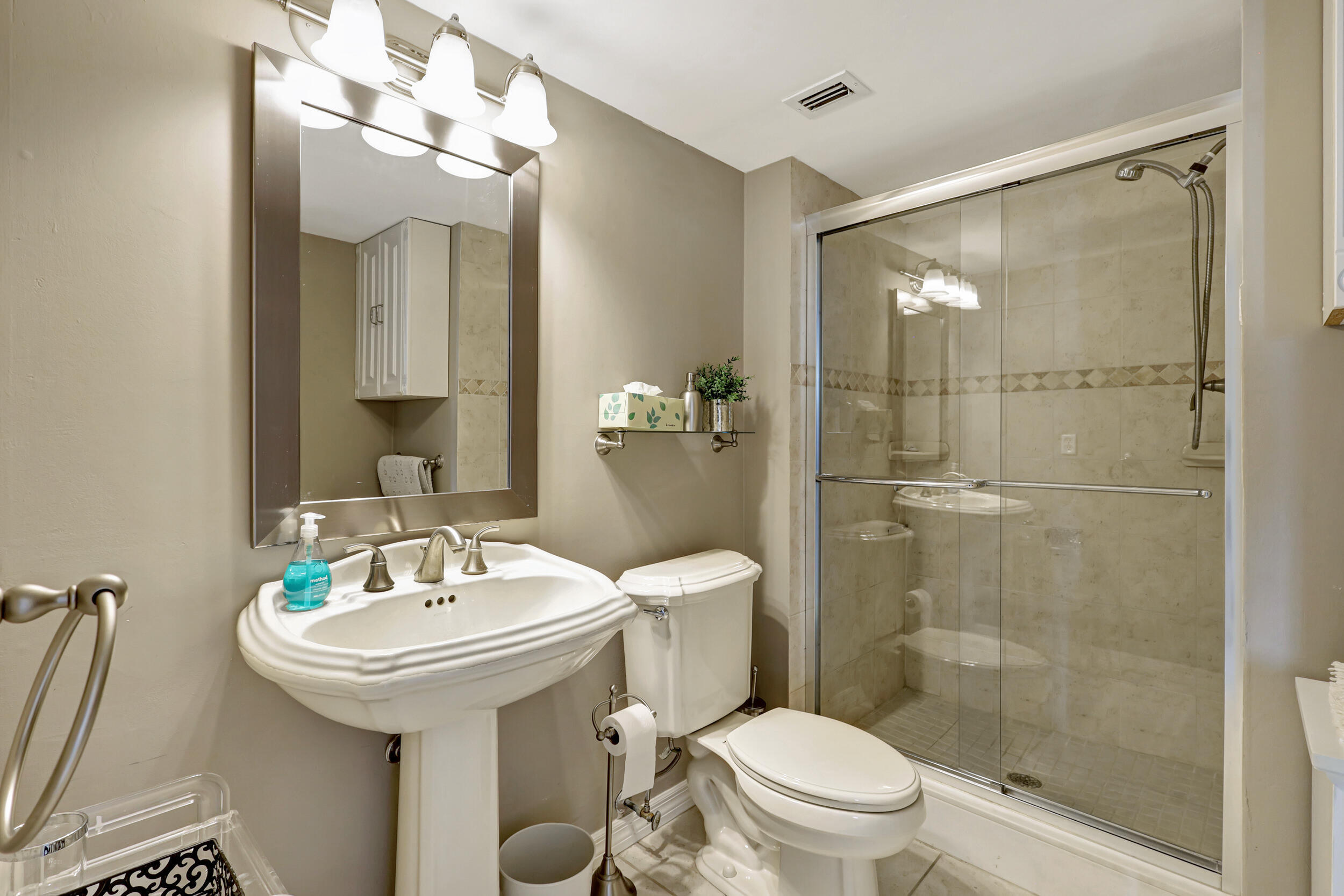 840 Ocean Drive 806 Property Photo 35
