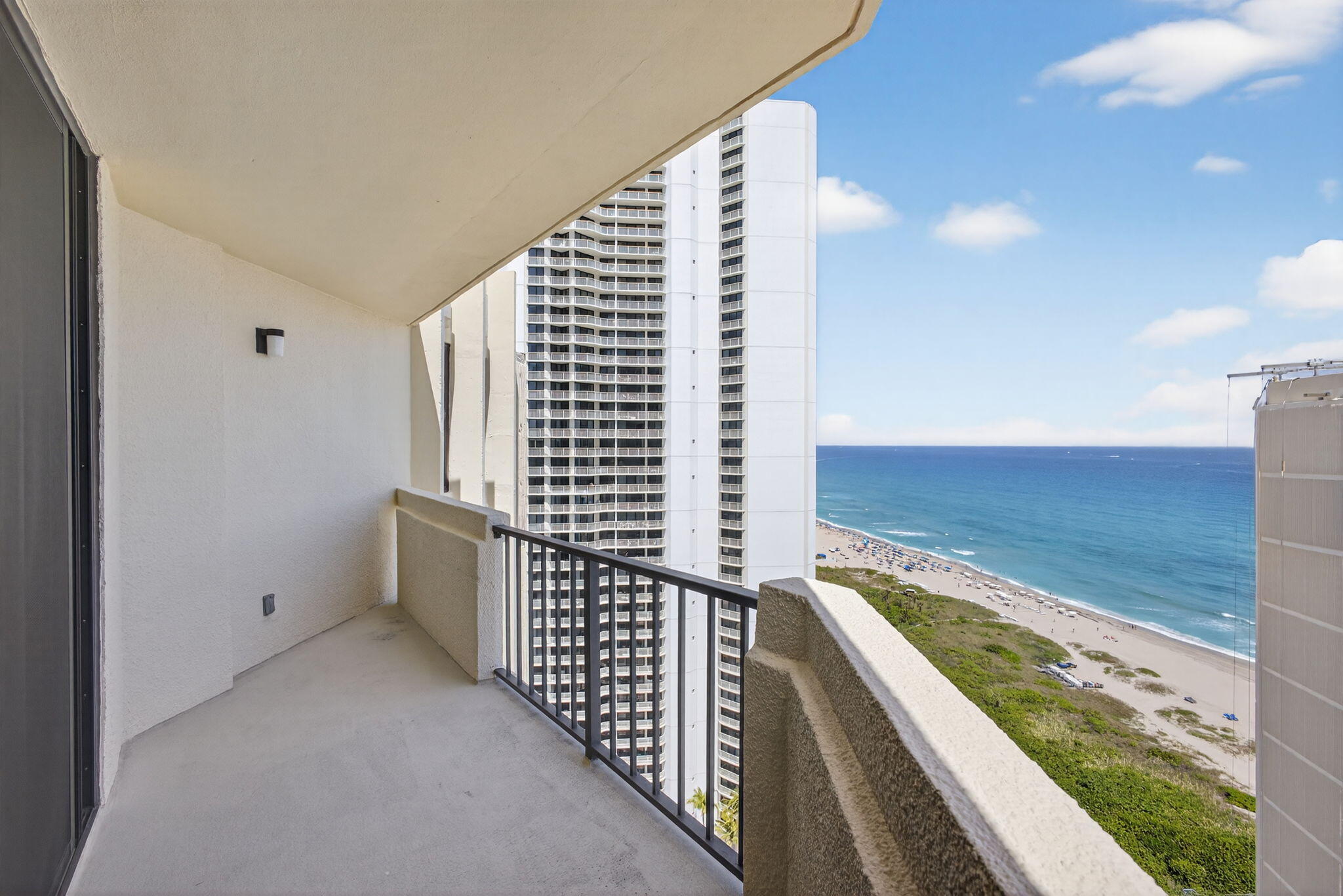 2800 N Ocean Drive B24d Property Photo 37
