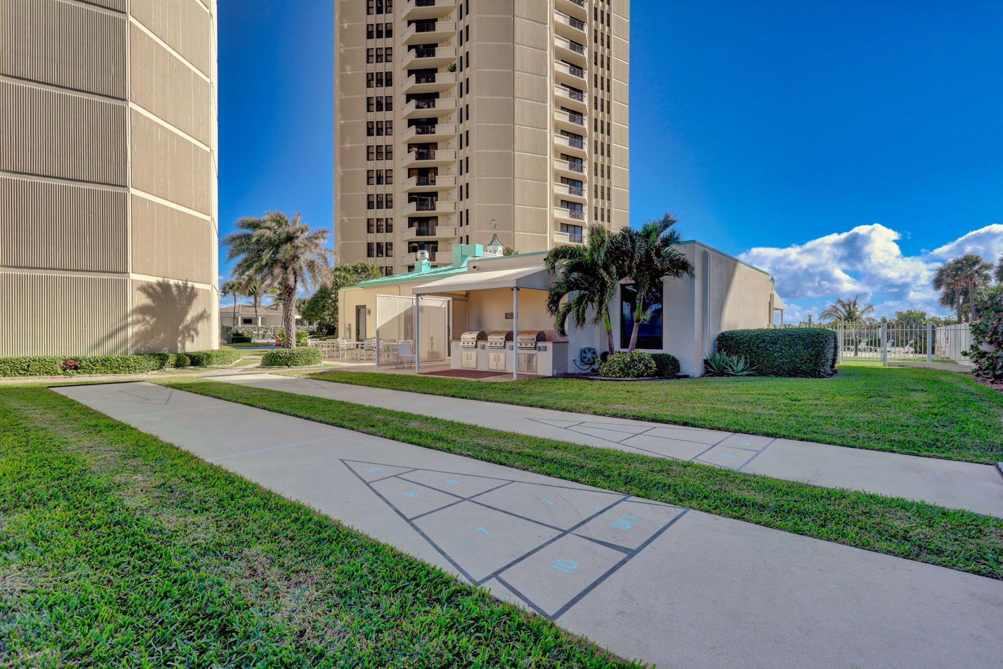 2800 N Ocean Drive B24d Property Photo 55