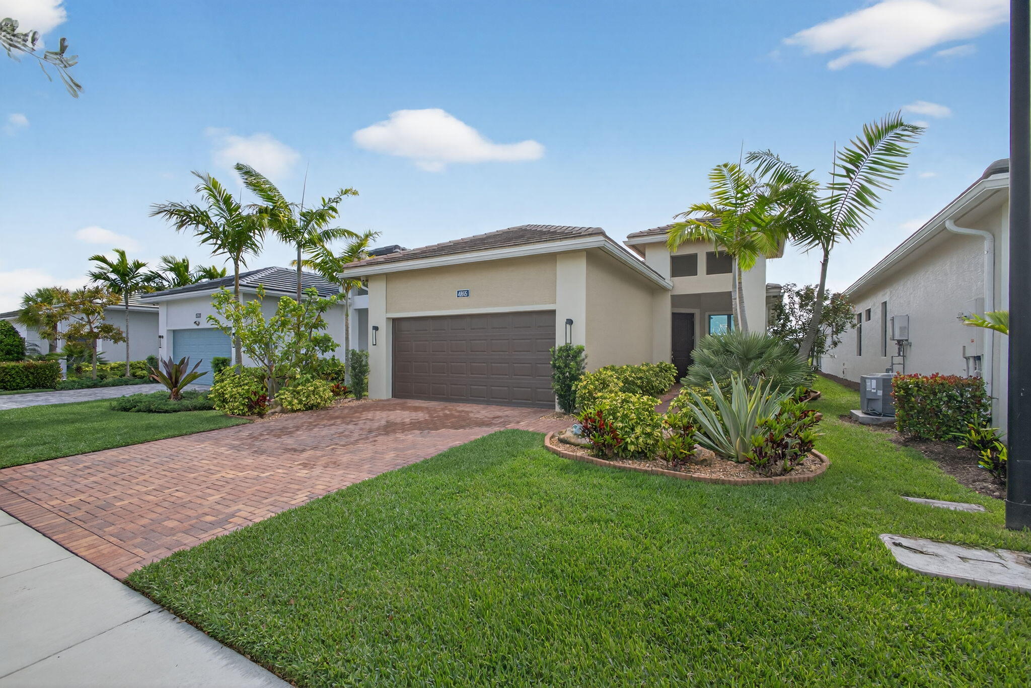 4805 Saint Armands Way Property Photo 3