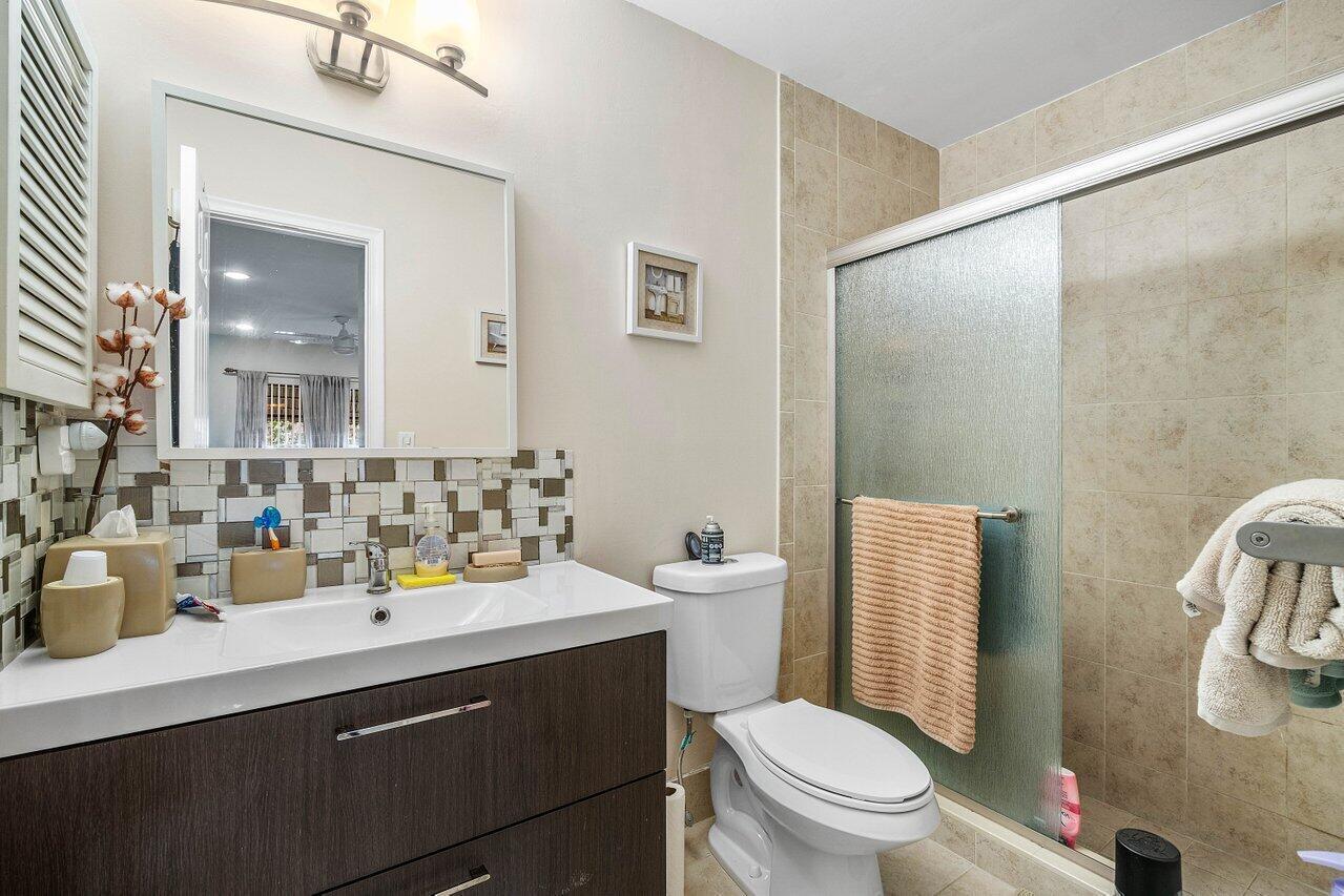 5814 Doris Court Property Photo 18