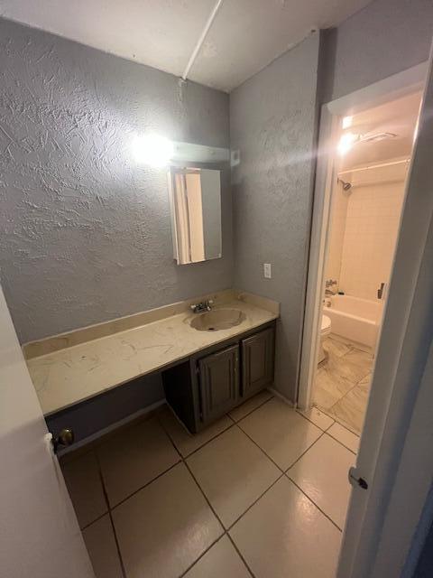 2700 Riverside Drive 103 Property Photo 5