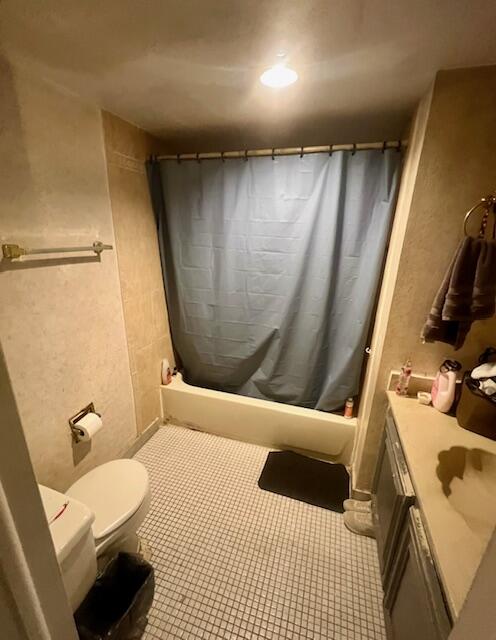 2700 Riverside Drive 103 Property Photo 8