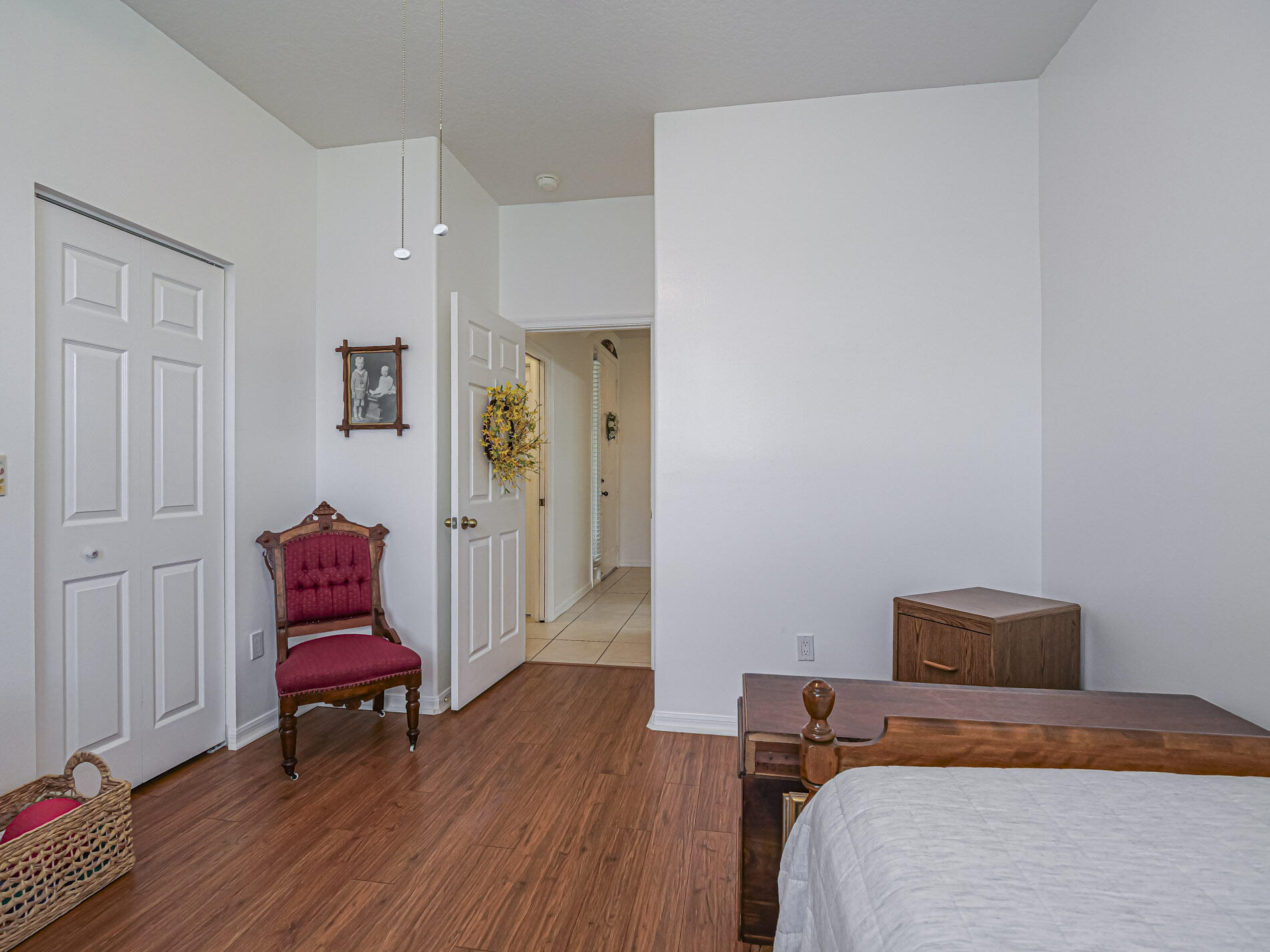 3415 63rd Square Property Photo 16