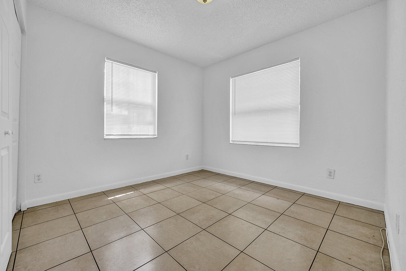 336 Ne 12th Avenue Property Photo 15