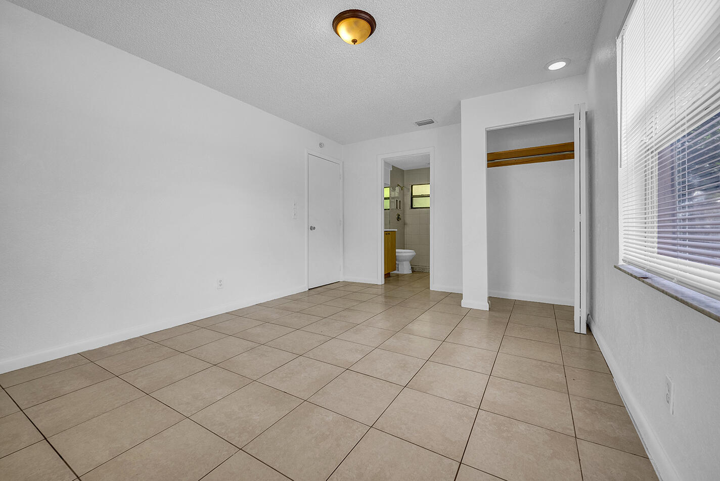 336 Ne 12th Avenue Property Photo 25