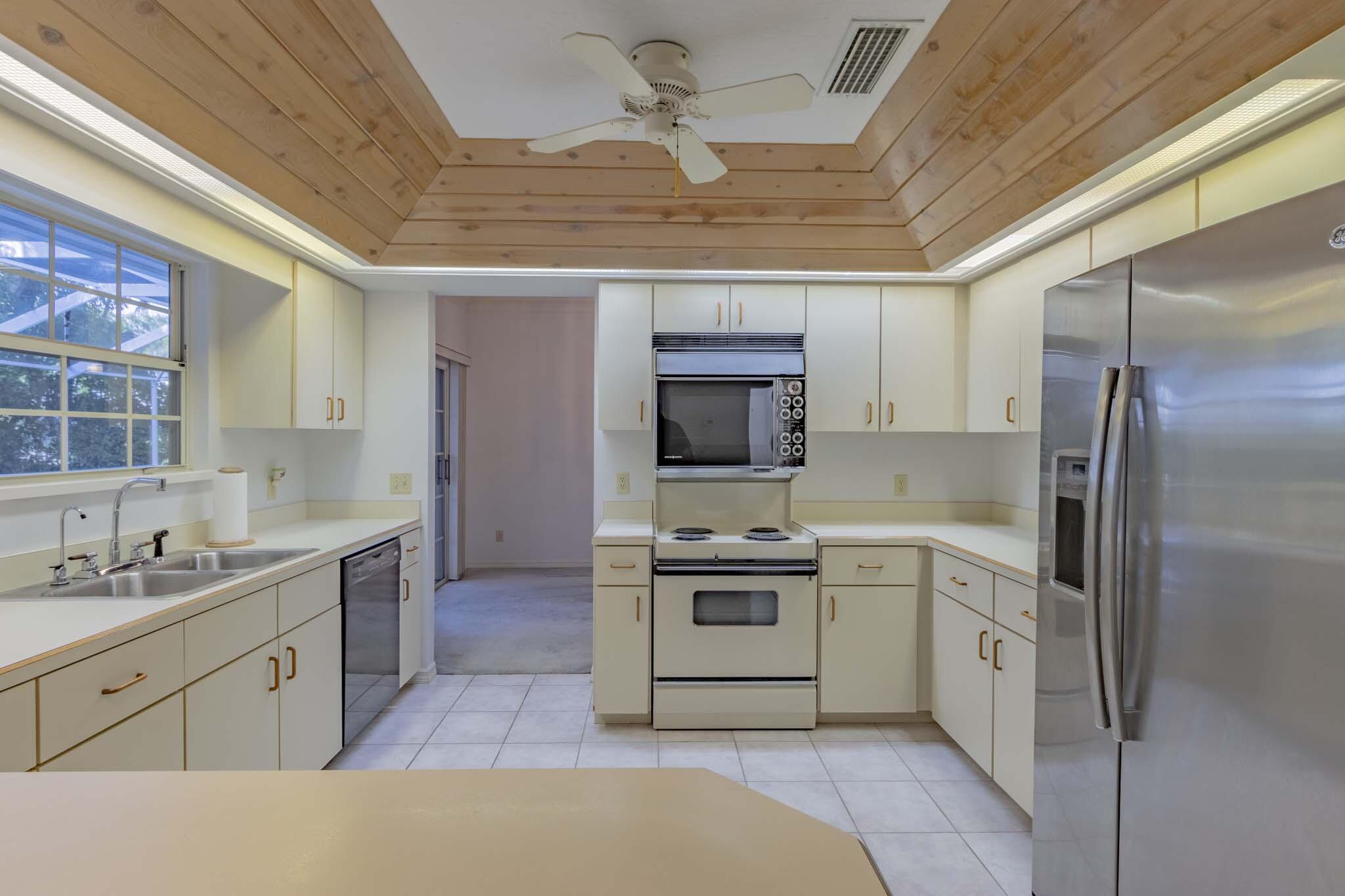 1027 Mangrove Lane Property Photo 13