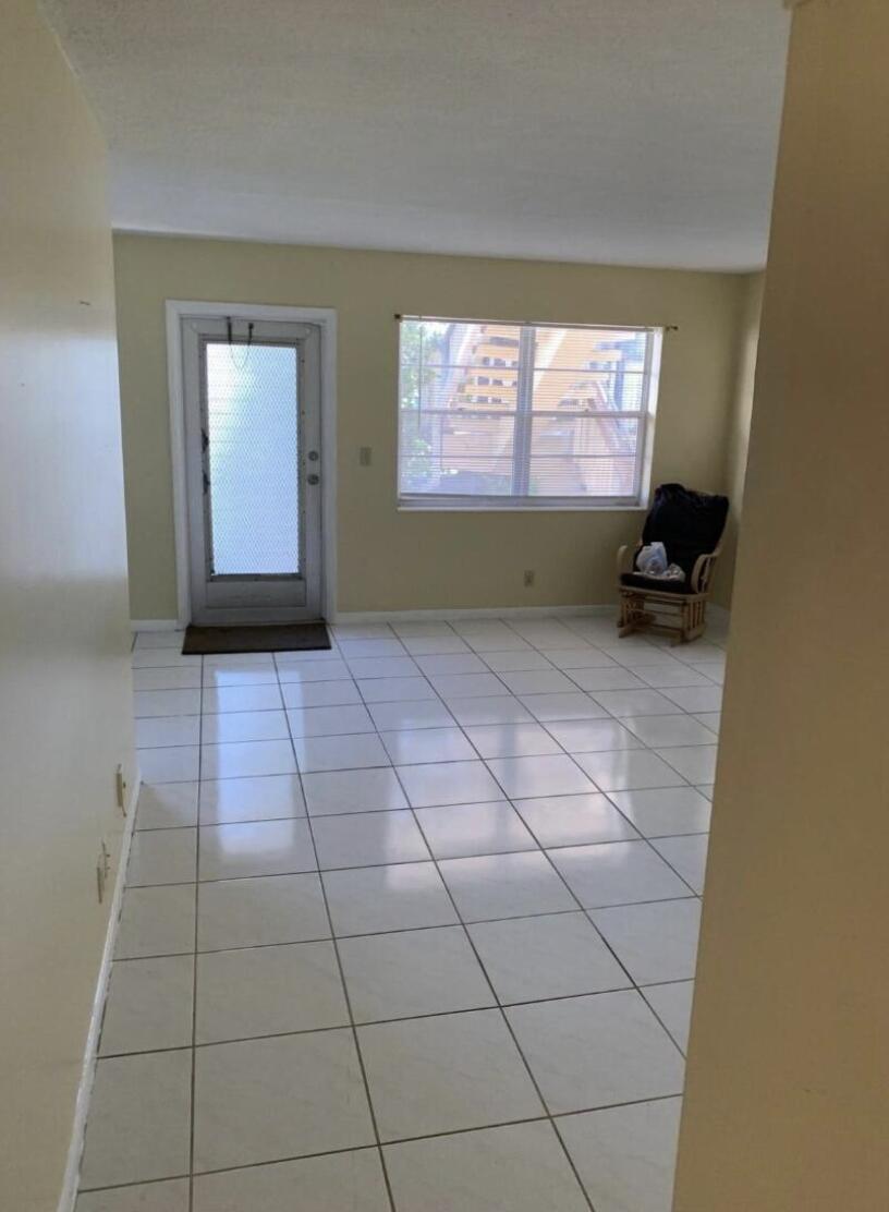 74 Sheffield D Property Photo 1