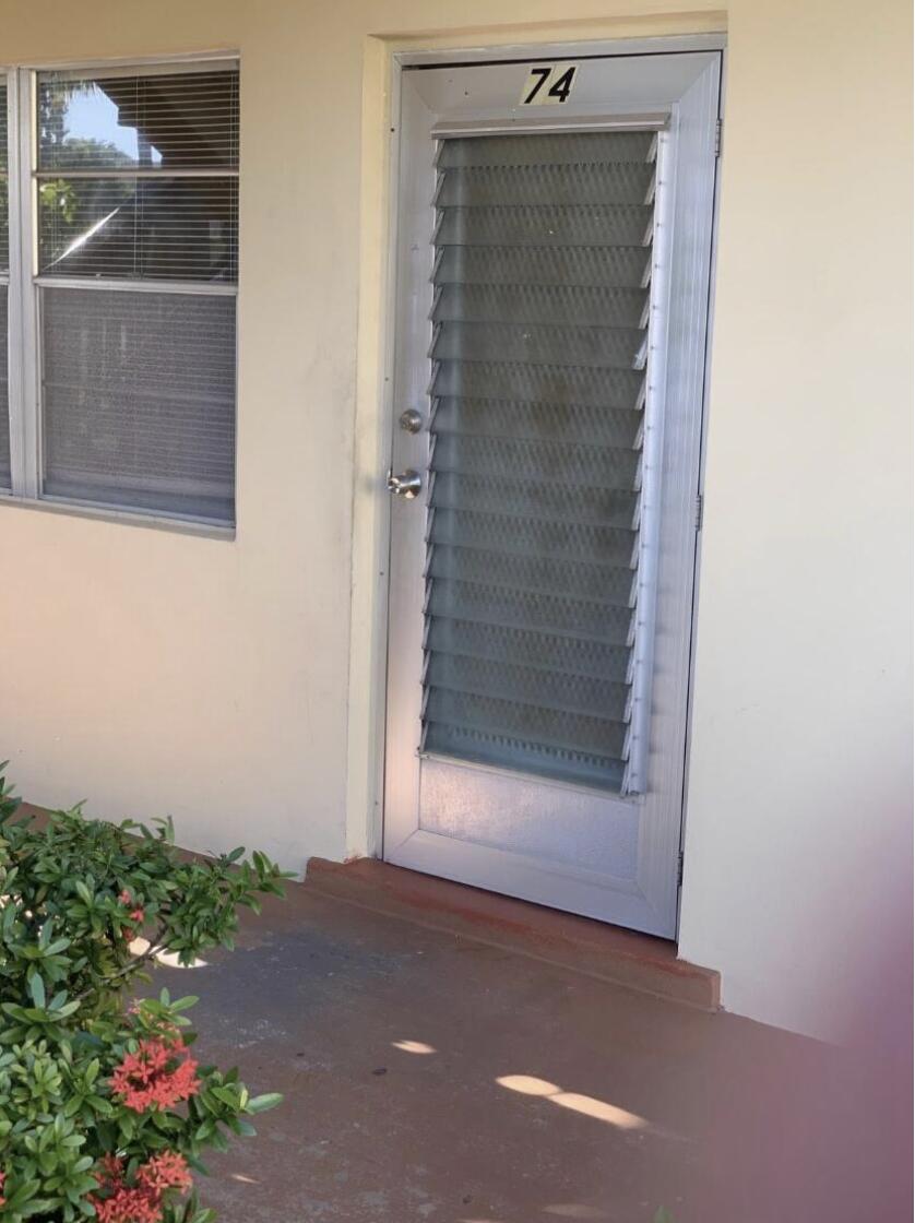 74 Sheffield D Property Photo 2