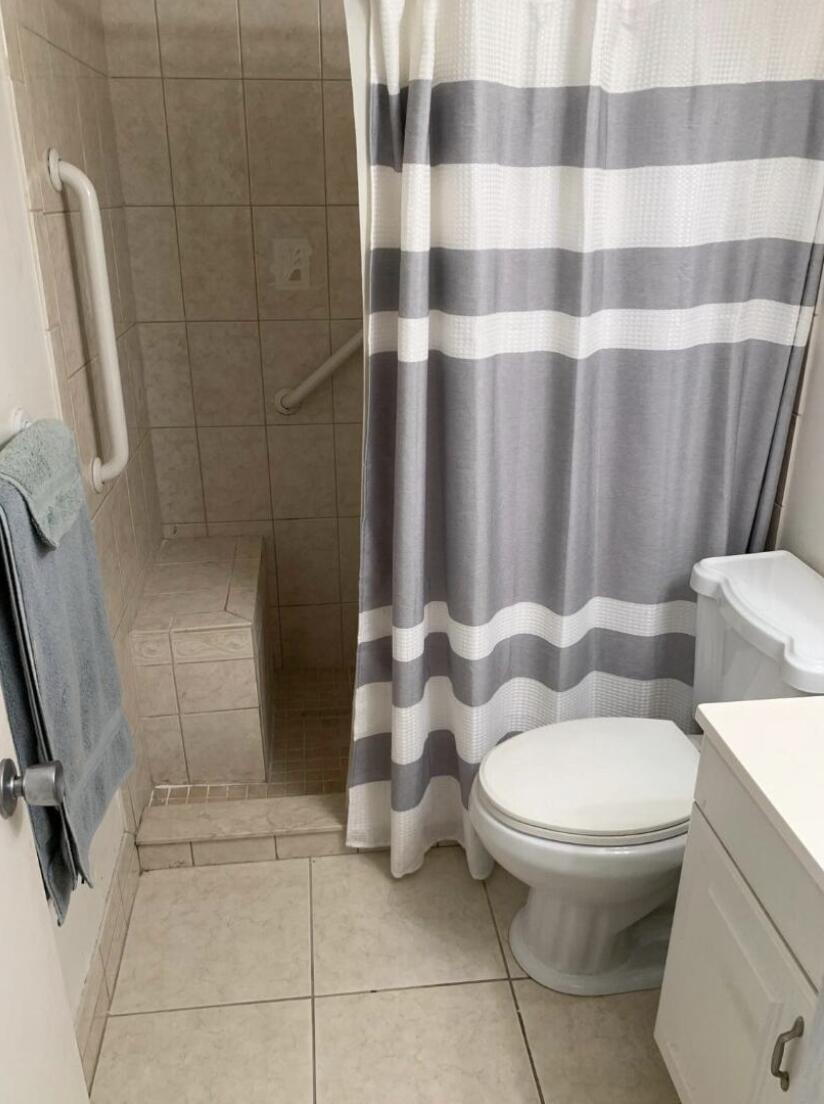 74 Sheffield D Property Photo 3