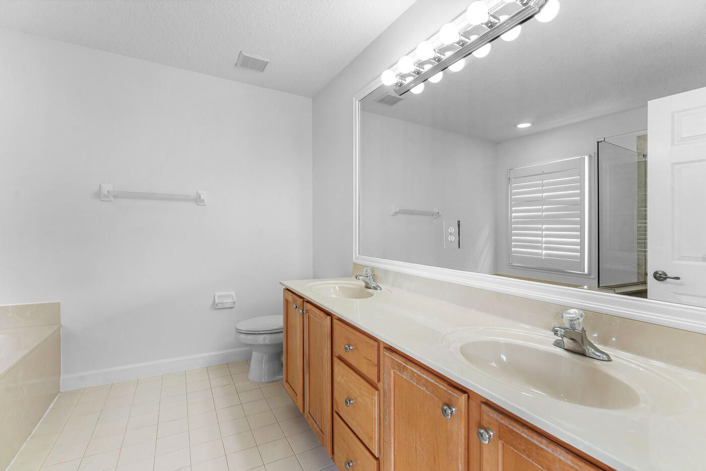 8058 Murano Circle Property Photo 18