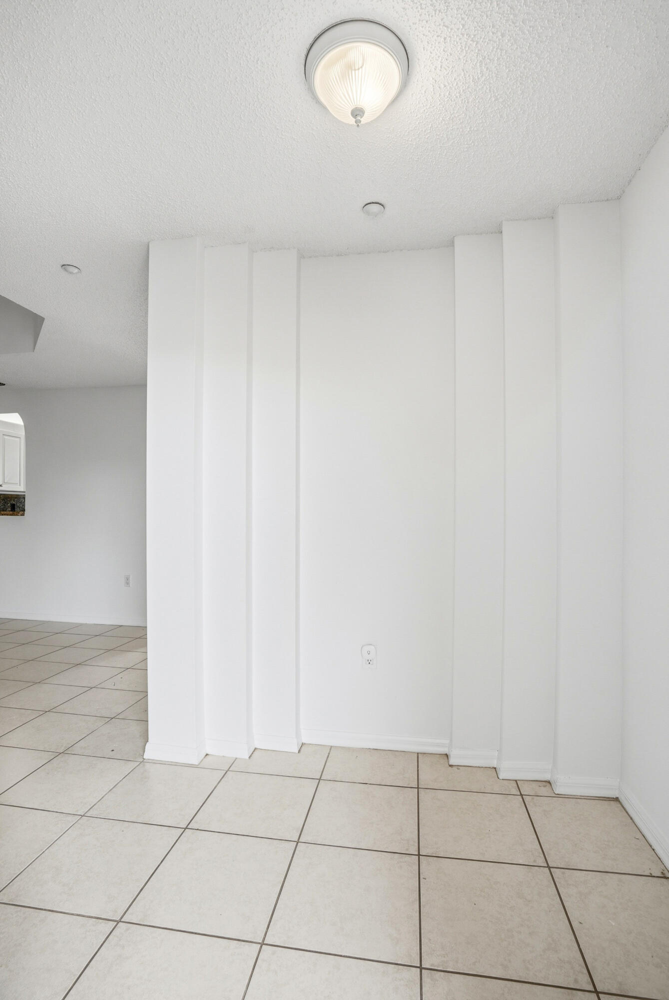 7647 Southampton Terrace 318 Property Photo 6