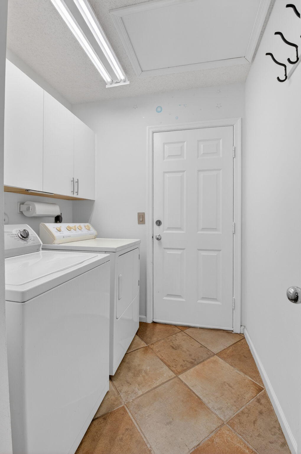 11590 Creekside Drive Property Photo 22