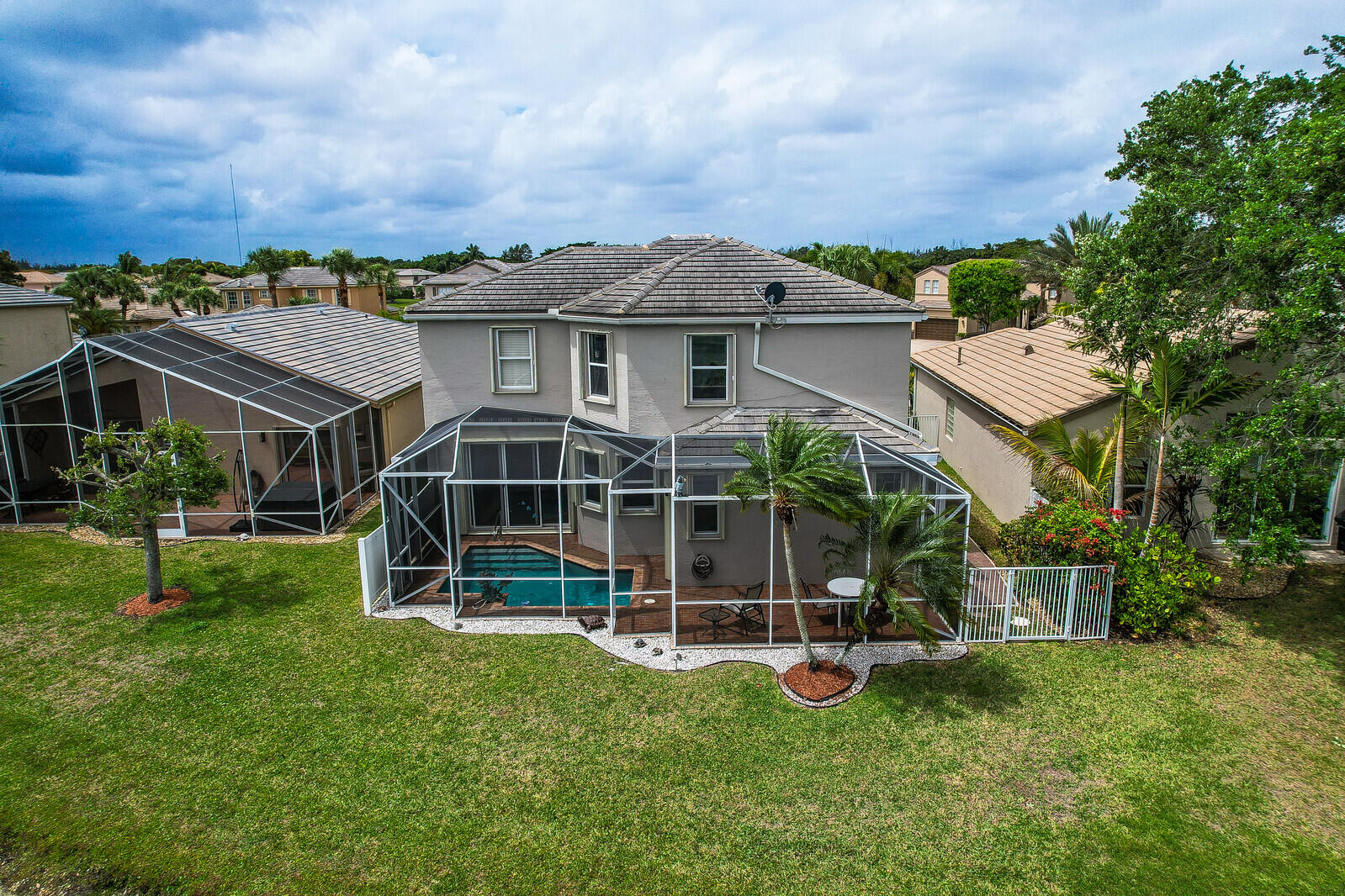 5690 Saddle Trail Lane Property Photo 4