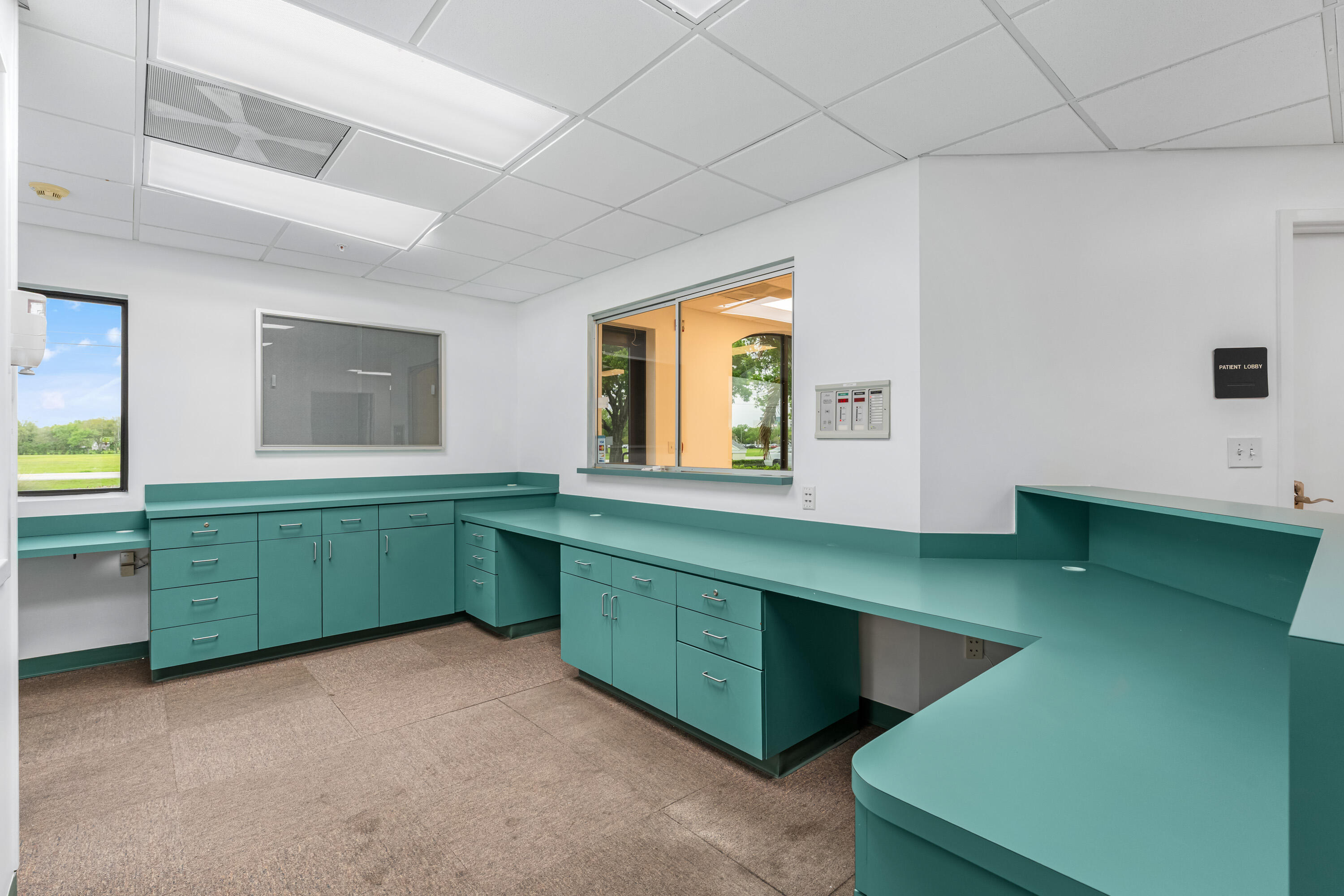 845 37th Place Property Photo 14