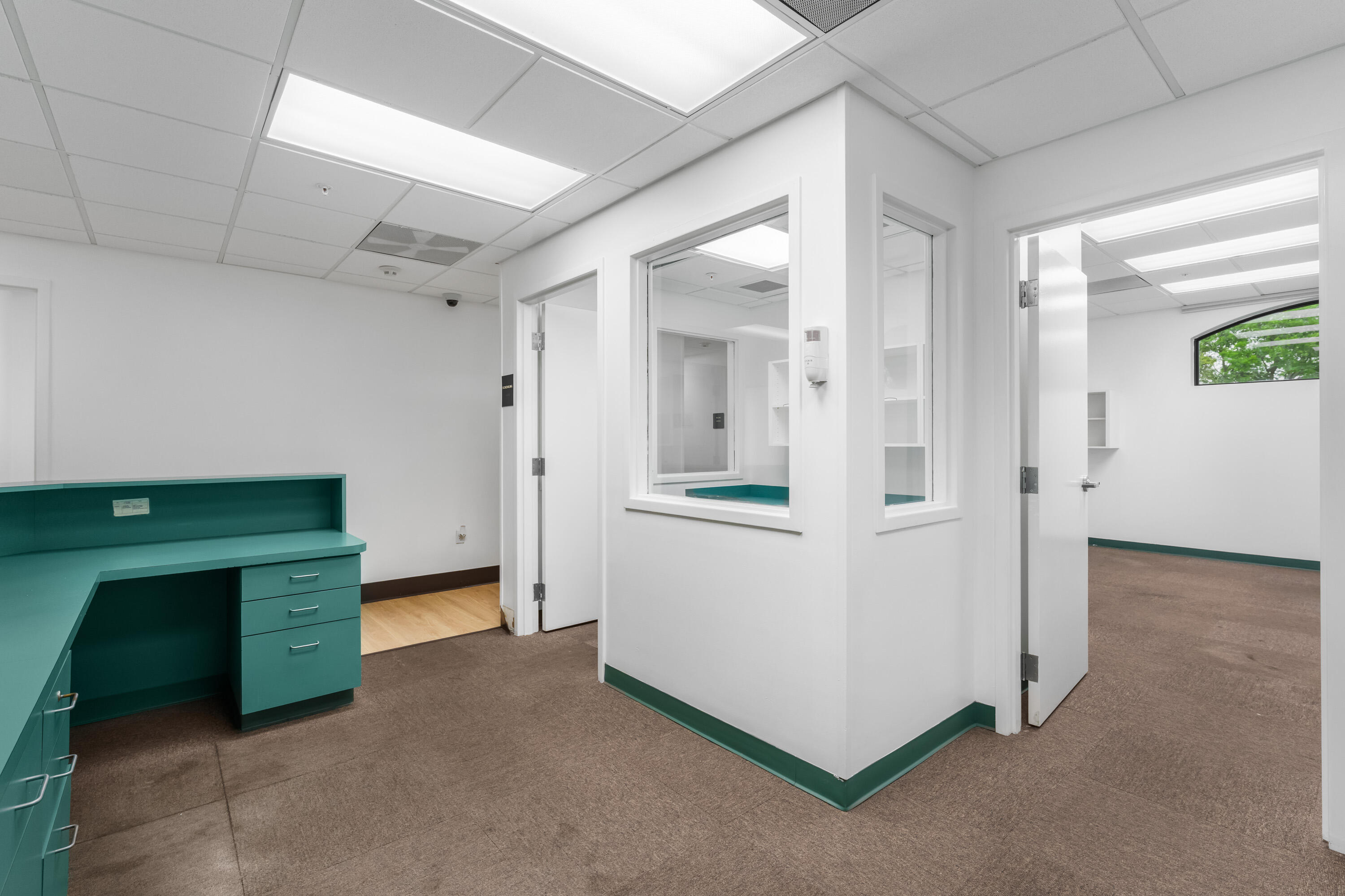 845 37th Place Property Photo 15