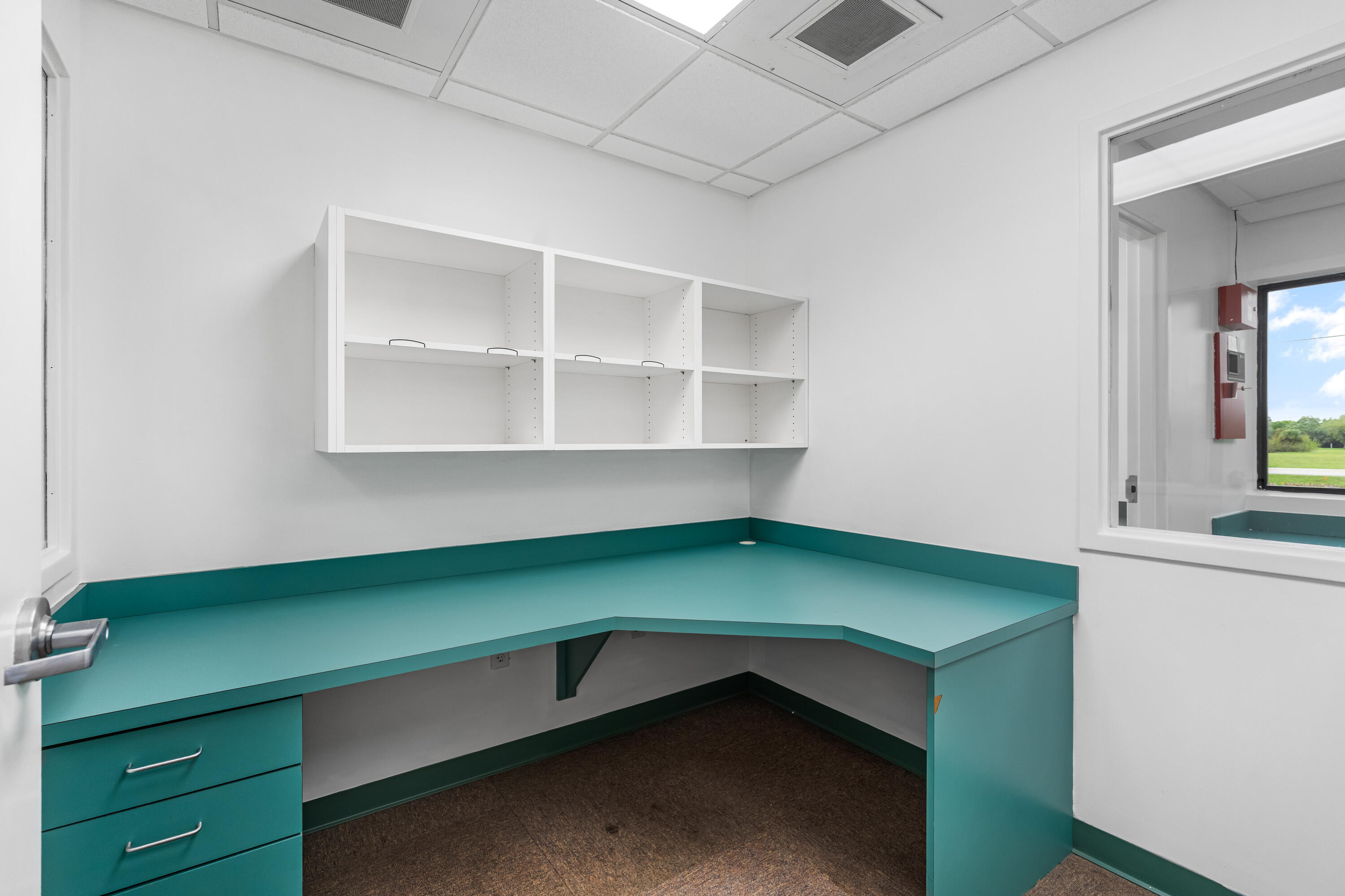 845 37th Place Property Photo 16
