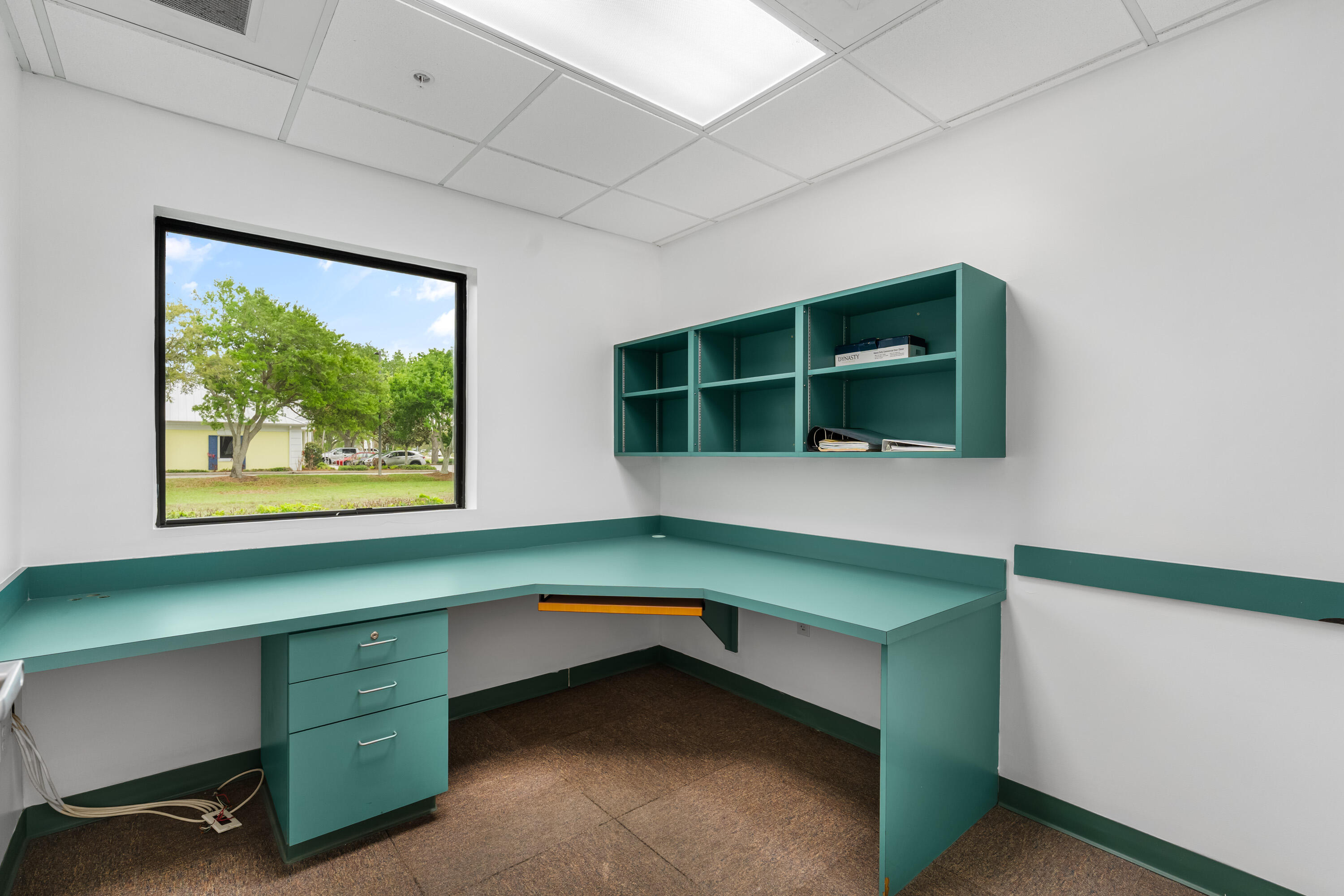 845 37th Place Property Photo 18