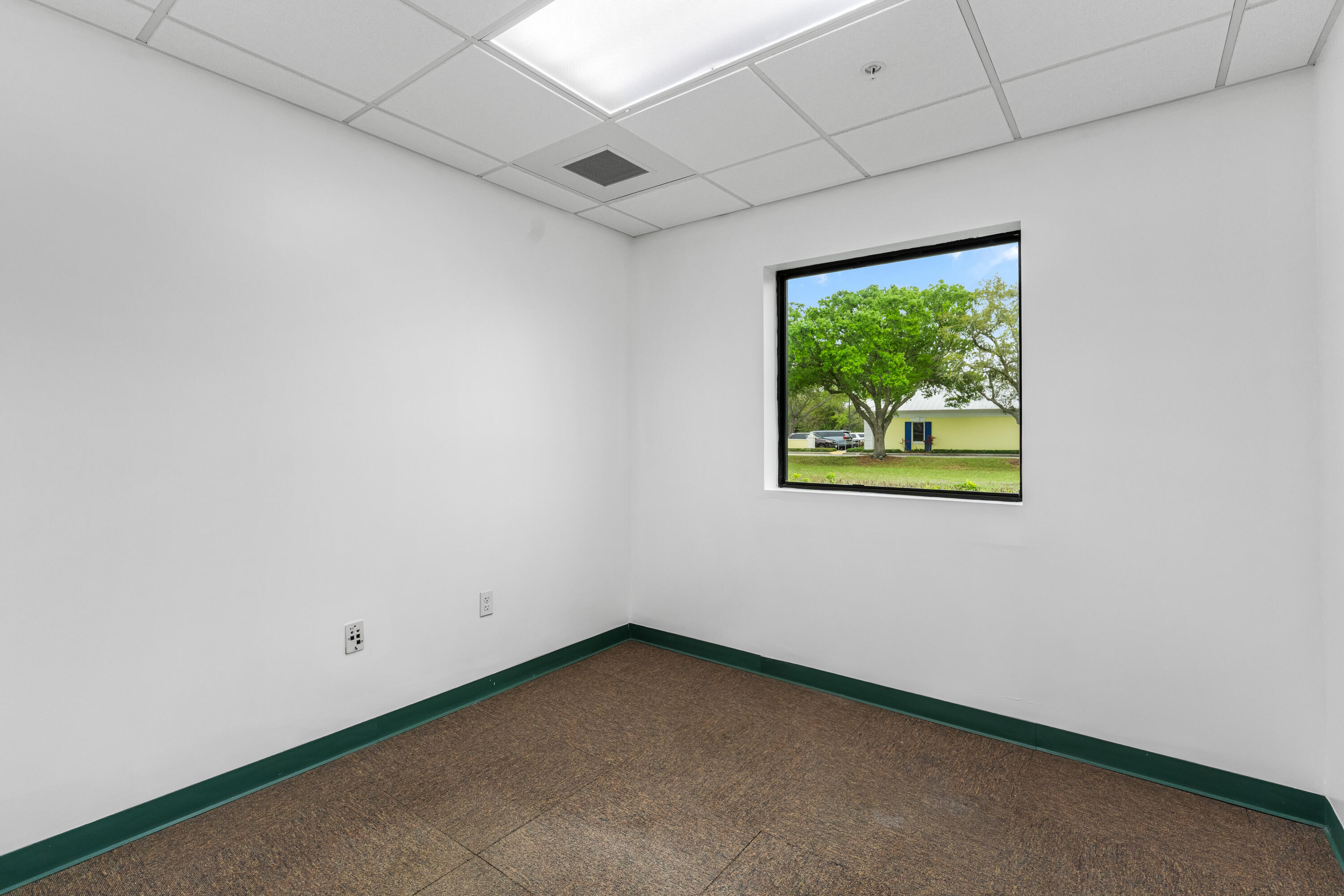 845 37th Place Property Photo 19