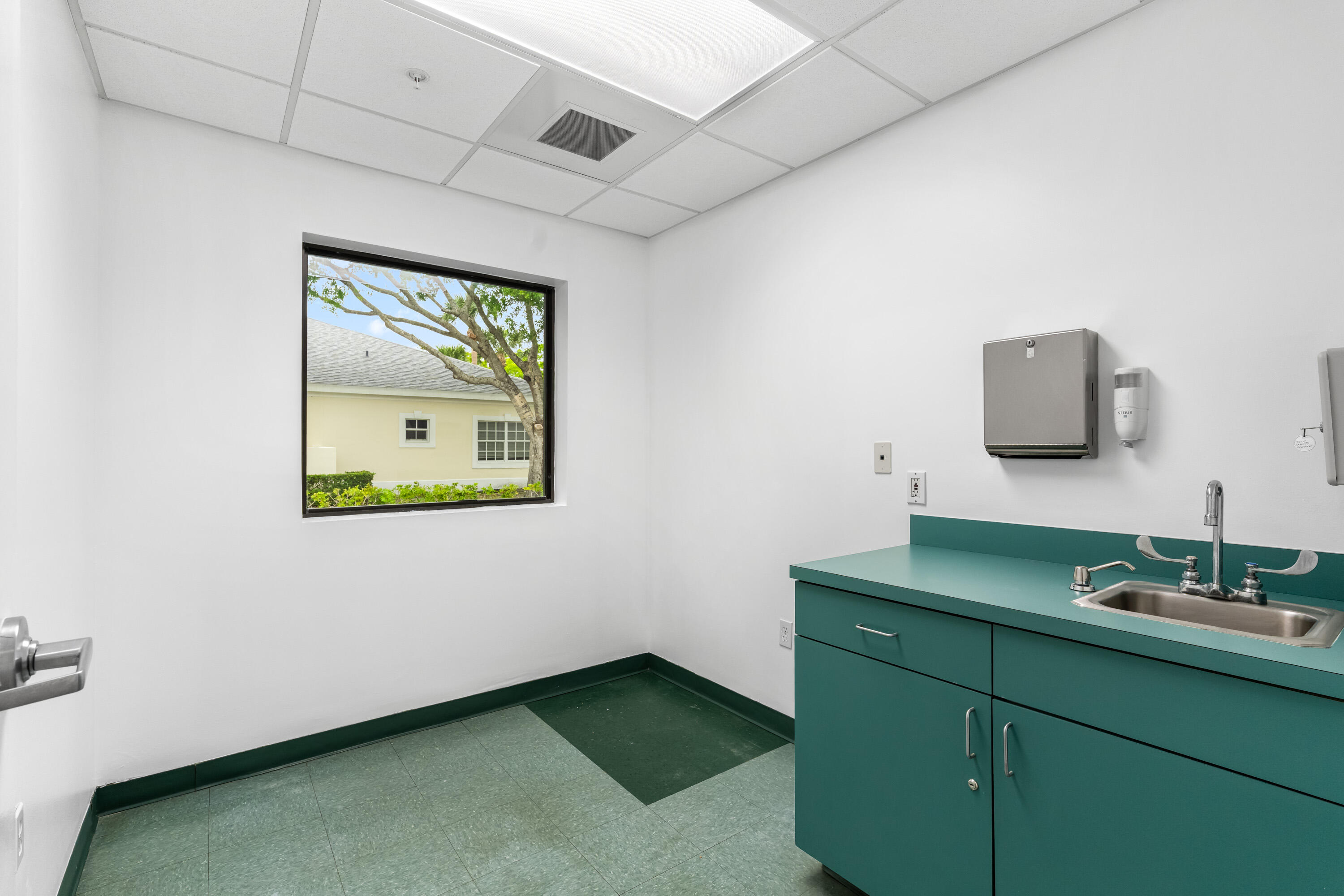 845 37th Place Property Photo 25