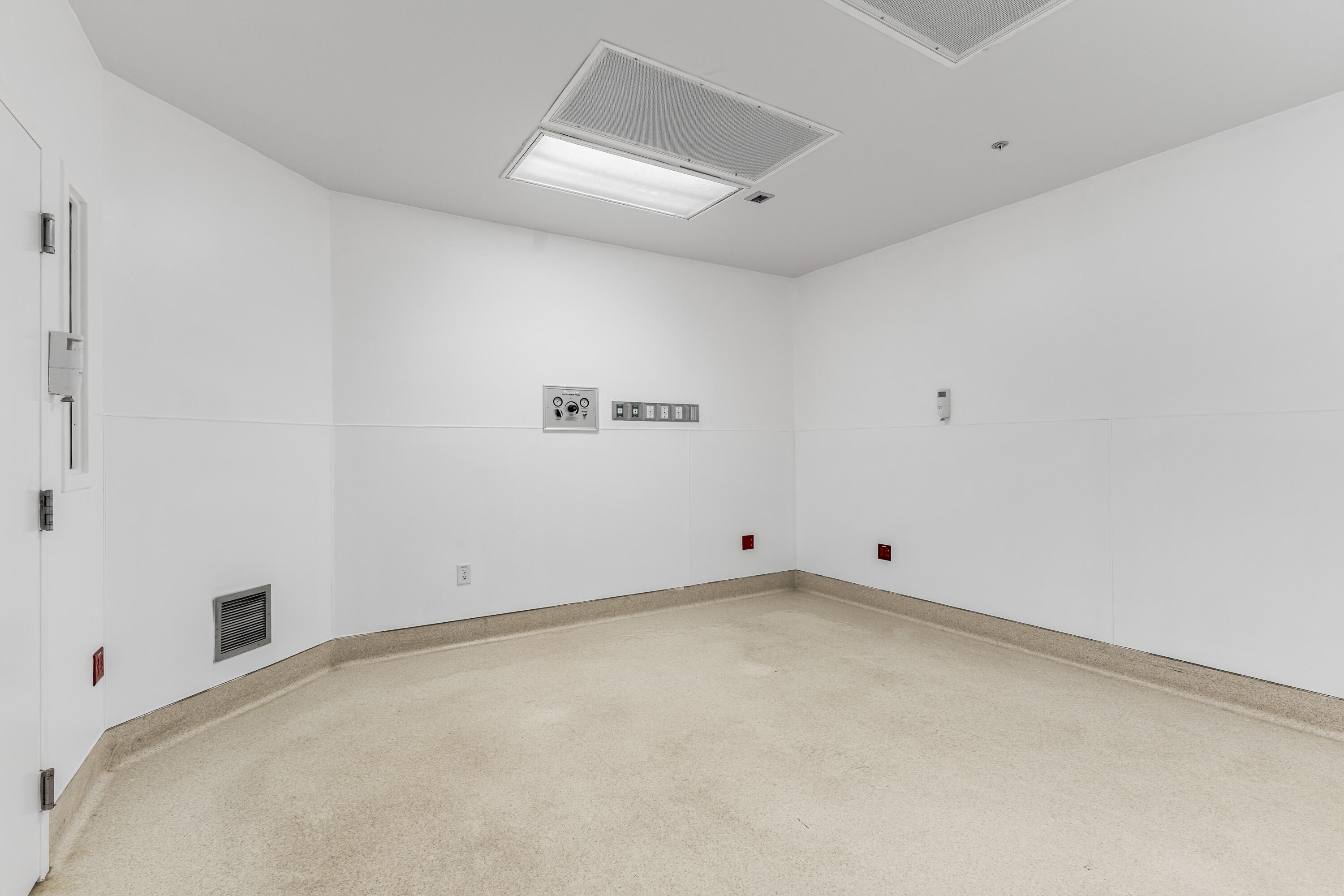 845 37th Place Property Photo 33