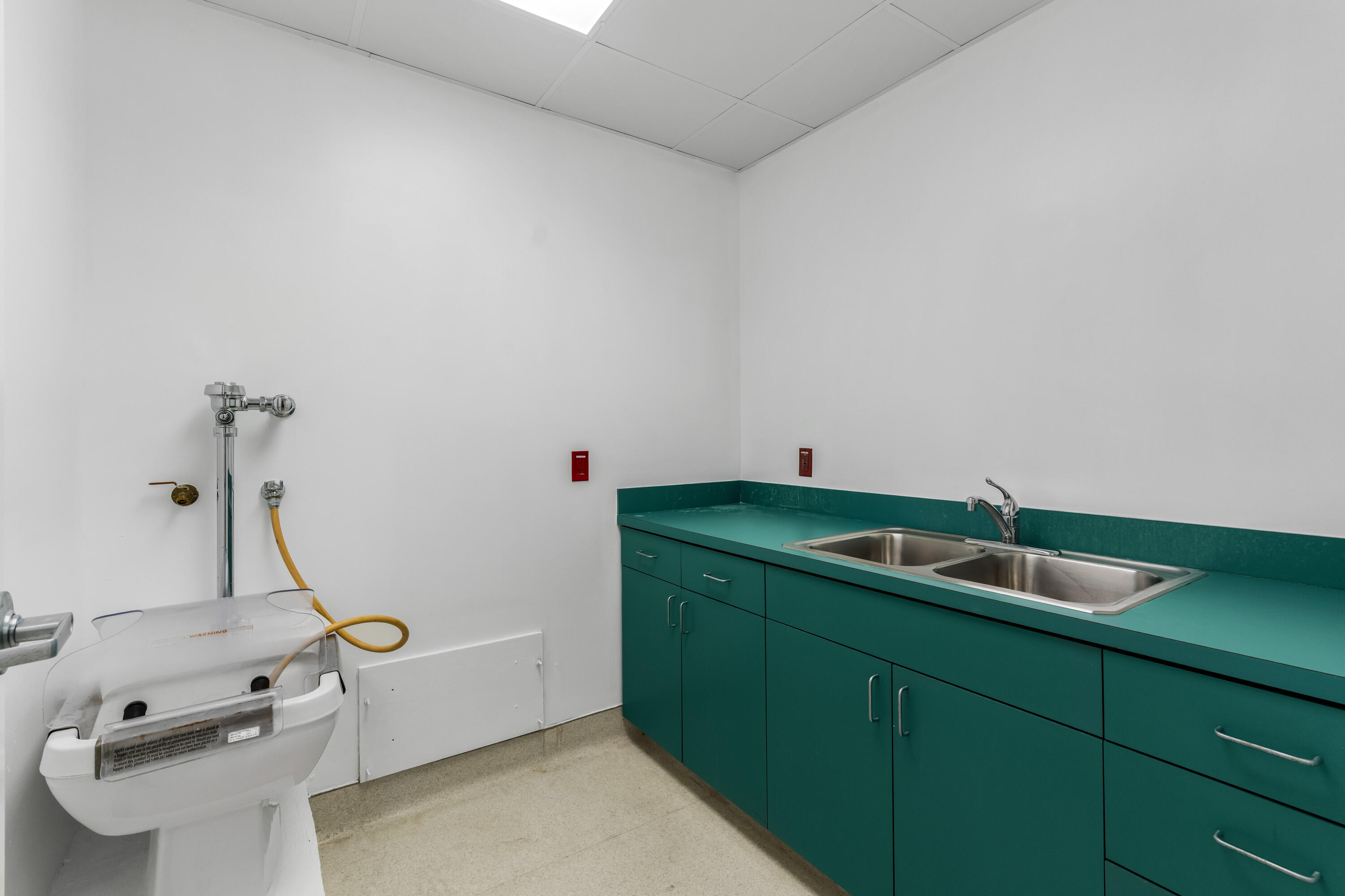 845 37th Place Property Photo 34