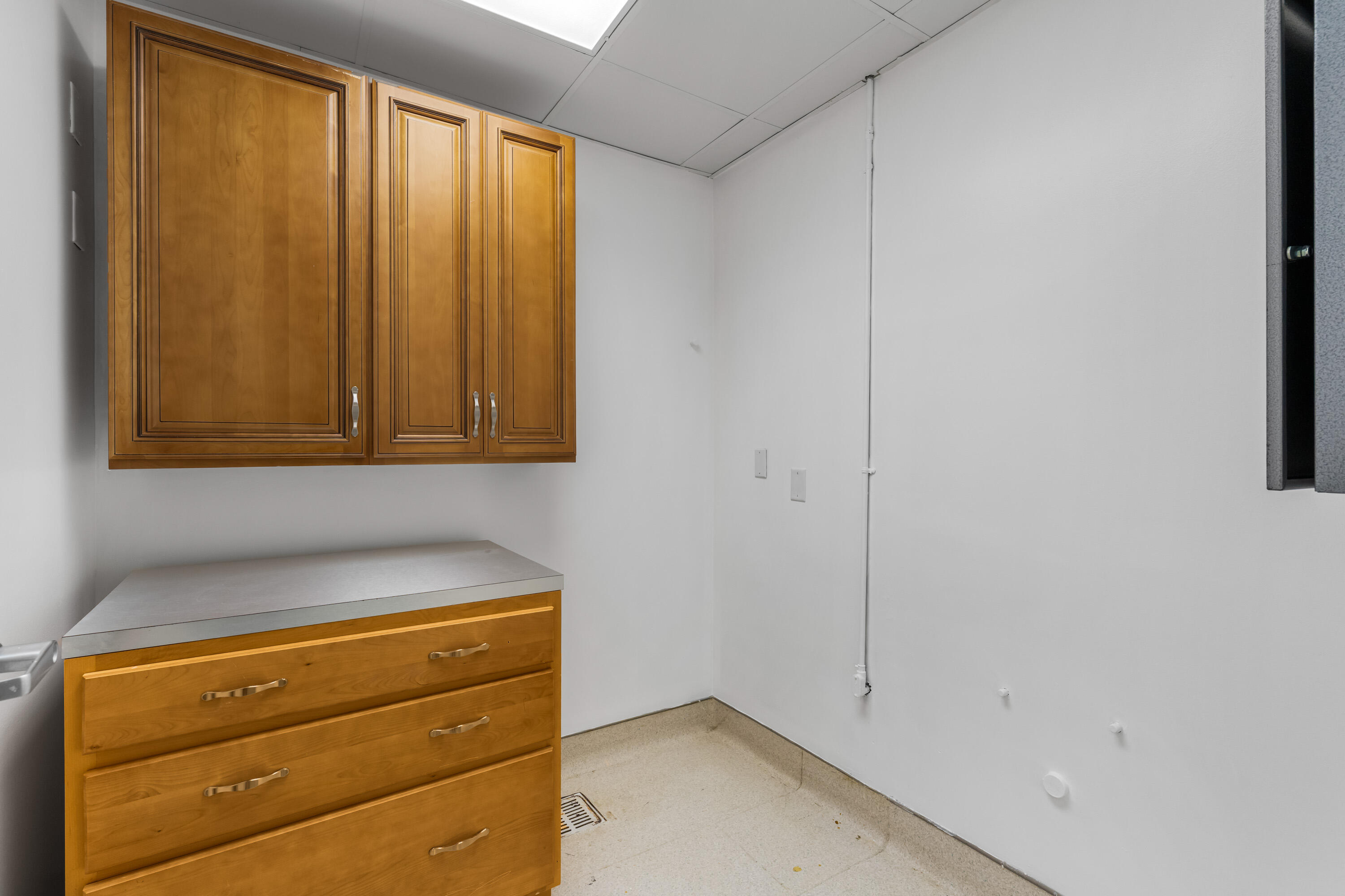 845 37th Place Property Photo 35