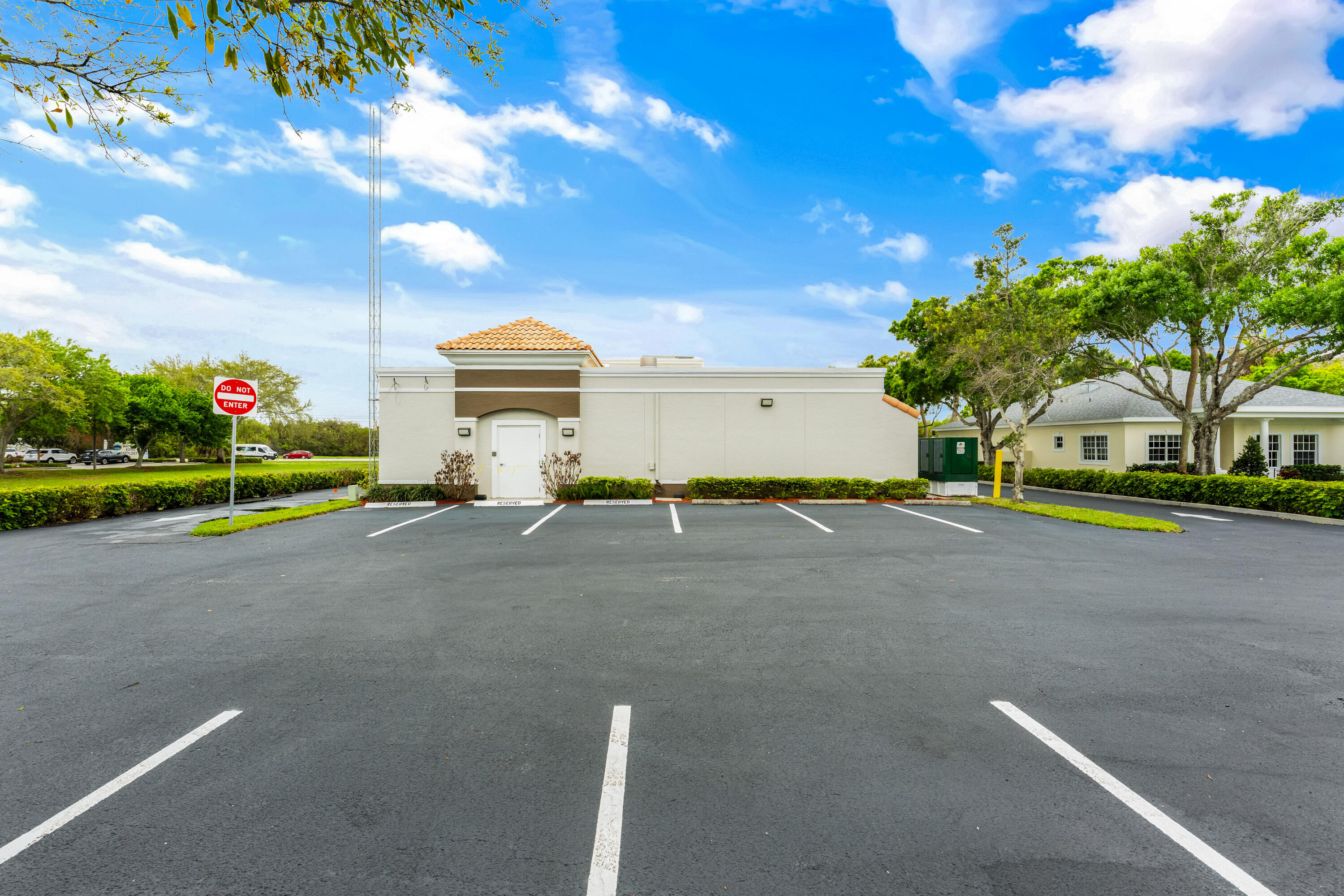 845 37th Place Property Photo 41