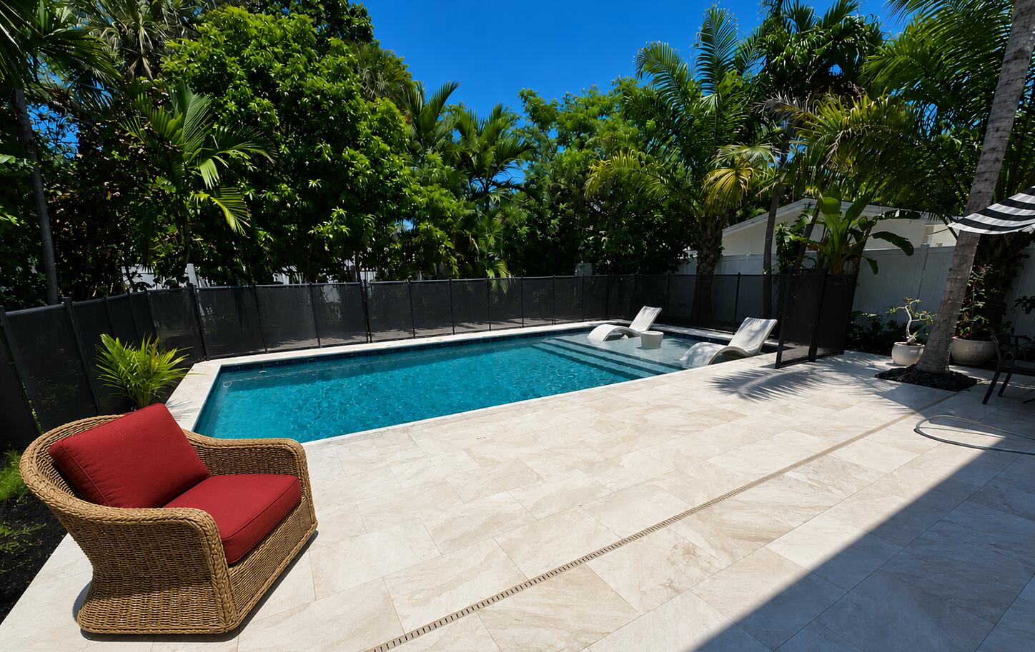 702 S Atlantic Drive Property Photo 3