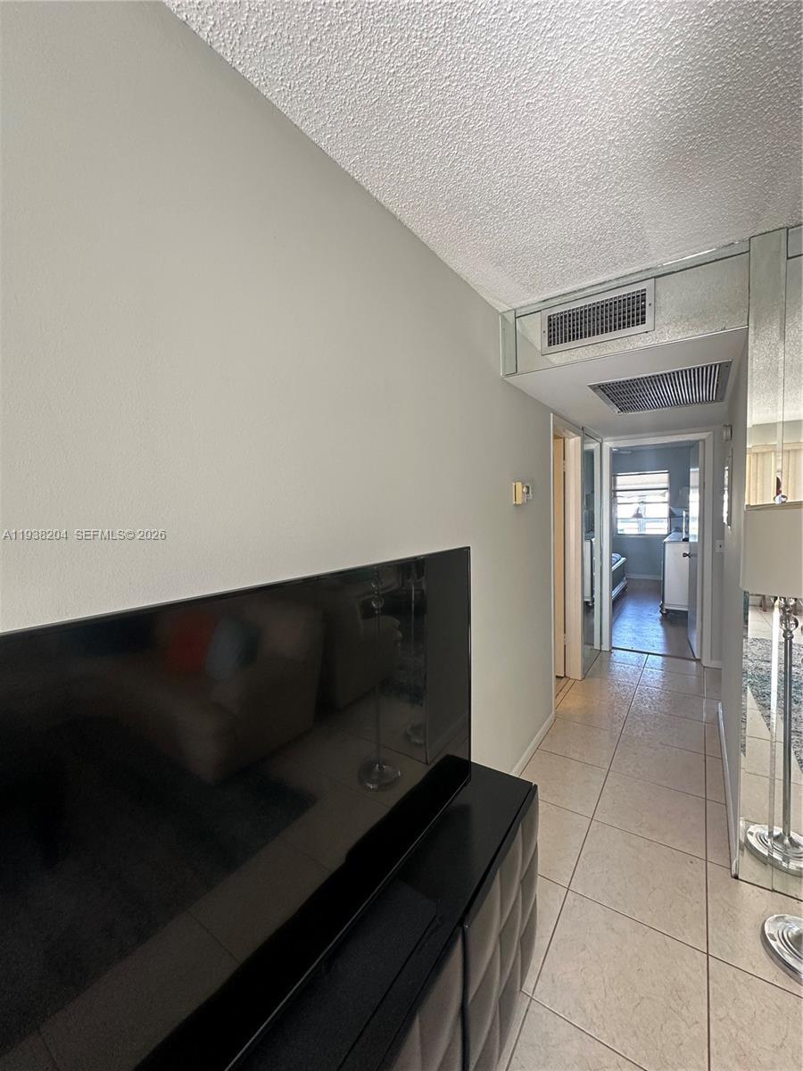 3043 Exeter Property Photo 1
